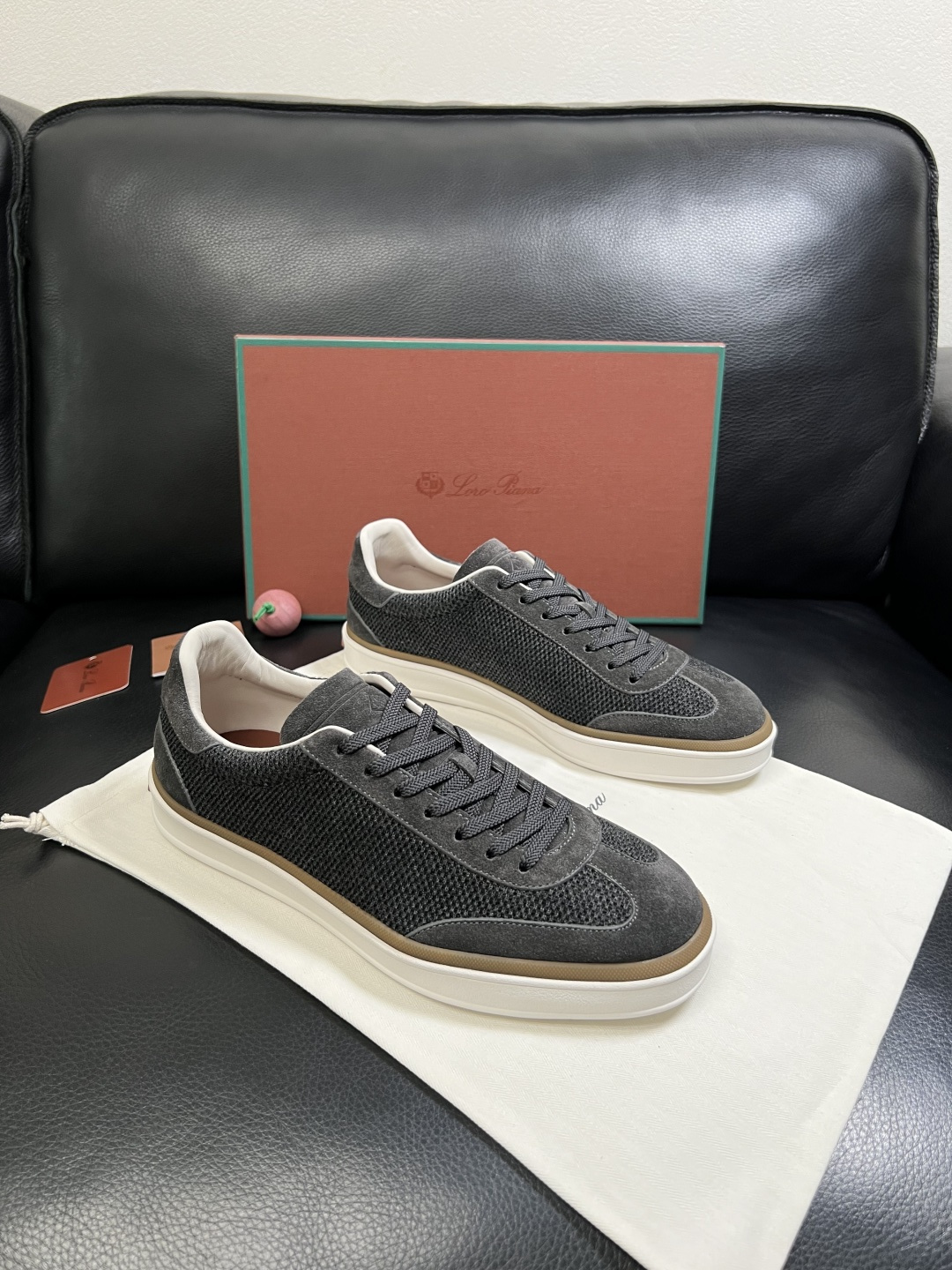 Loro Piana  高品质  顶级工艺品  诺悠翩雅  新品专柜同步原厂配置，鞋面意大利进口牛皮面料