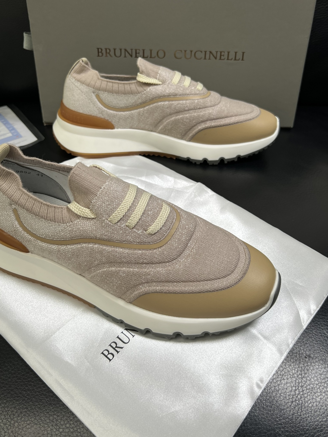 Brunello Cucinelli  高品质 顶级工艺品  BC  专柜同步原厂配置，意大利进口牛皮面