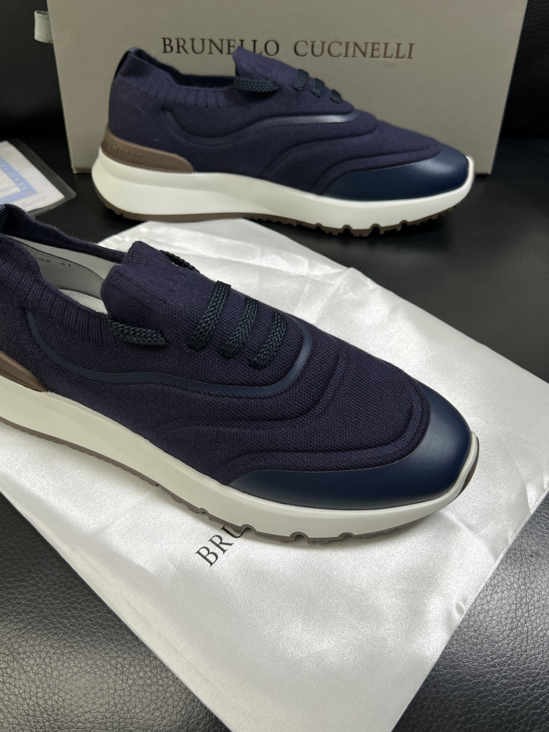 Brunello Cucinelli  高品质 顶级工艺品  BC  专柜同步原厂配置，意大利进口牛皮面