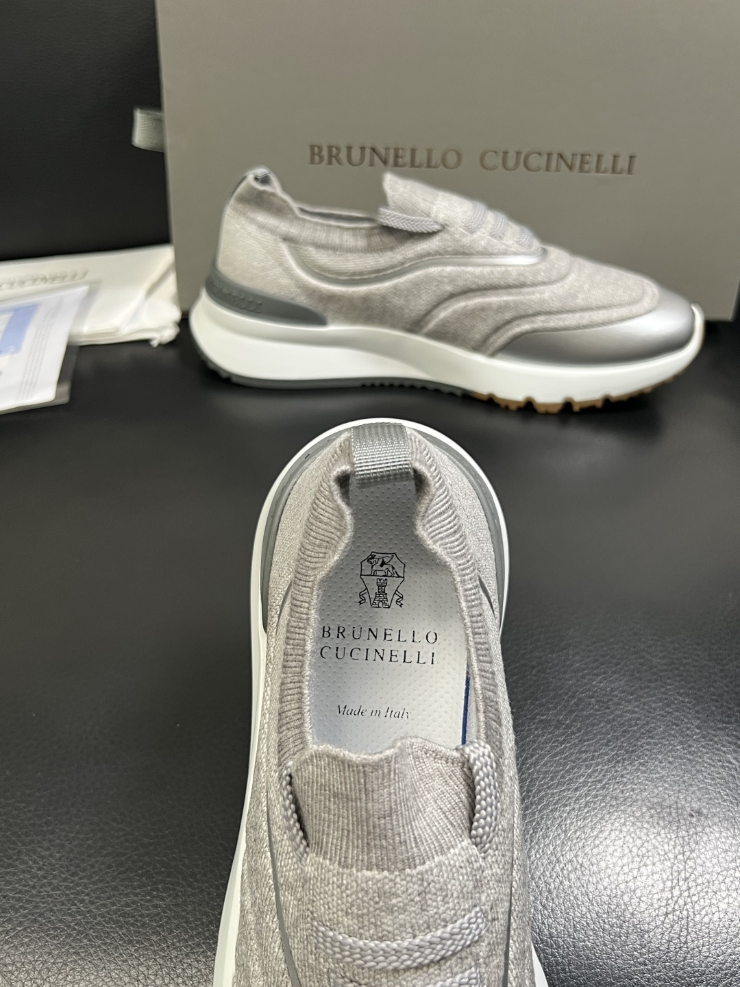 Brunello Cucinelli  高品质 顶级工艺品  BC  专柜同步原厂配置，意大利进口牛皮面