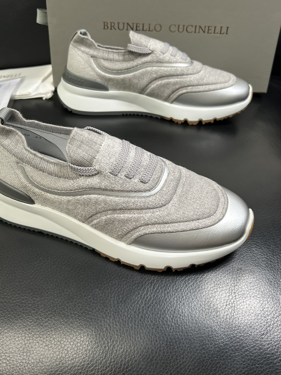 Brunello Cucinelli  高品质 顶级工艺品  BC  专柜同步原厂配置，意大利进口牛皮面