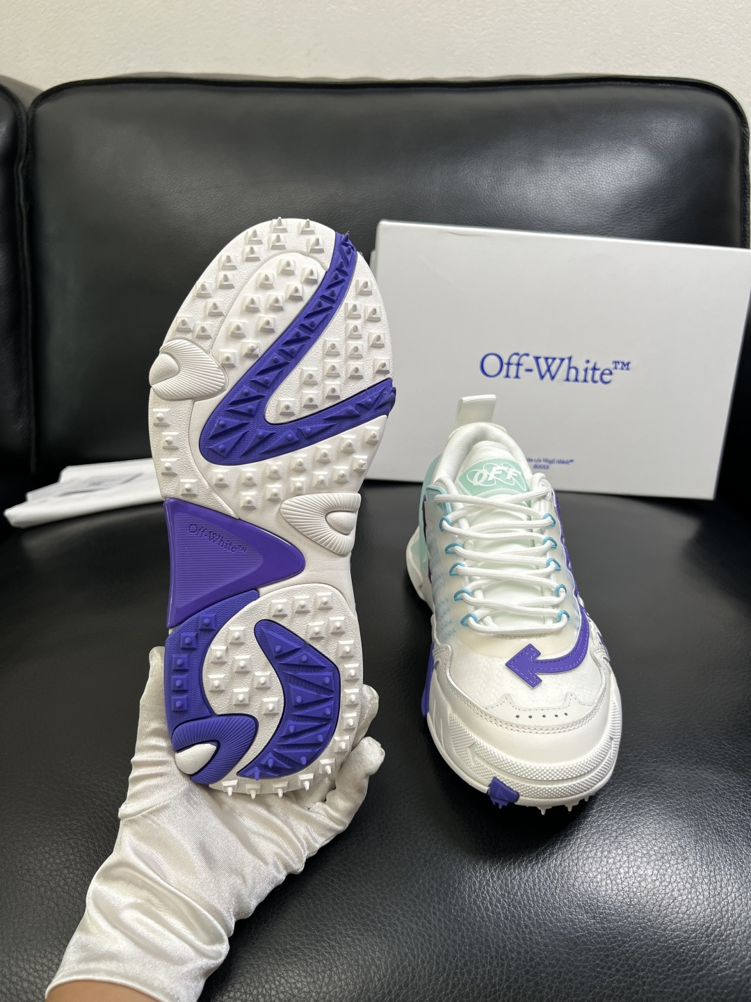 off-white  高品质  顶级工艺品  专柜同步原厂配置，鞋面意大利进口面料，进口水染牛皮垫网里柔