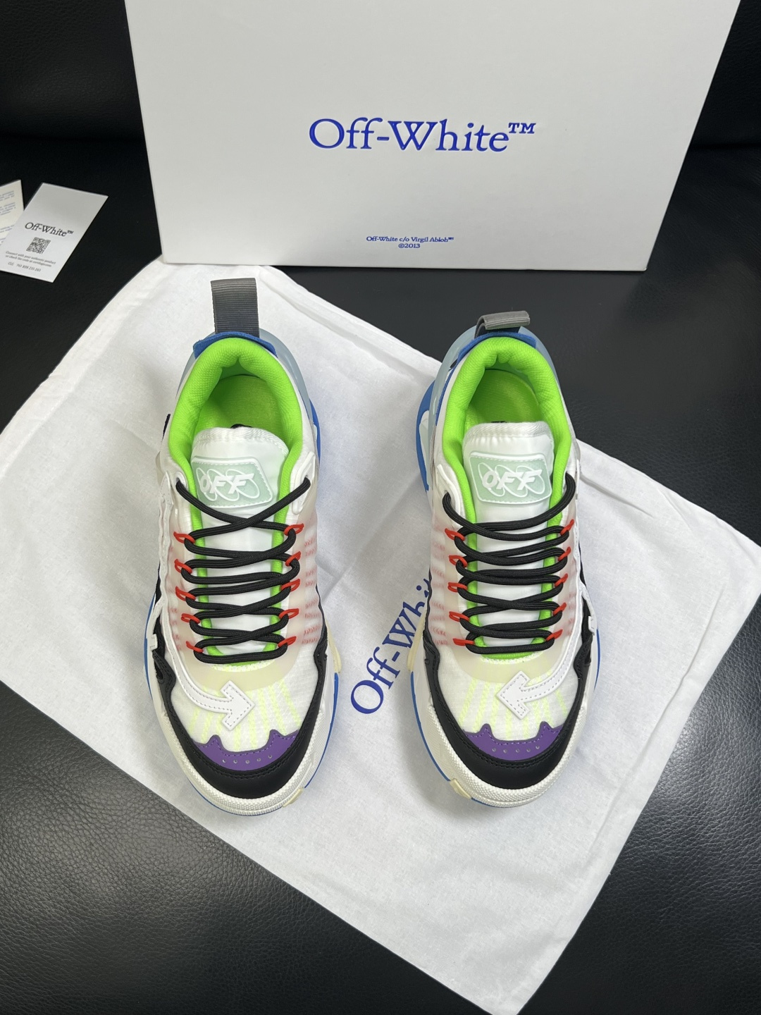 off-white  高品质  顶级工艺品  专柜同步原厂配置，鞋面意大利进口面料，进口水染牛皮垫网里柔