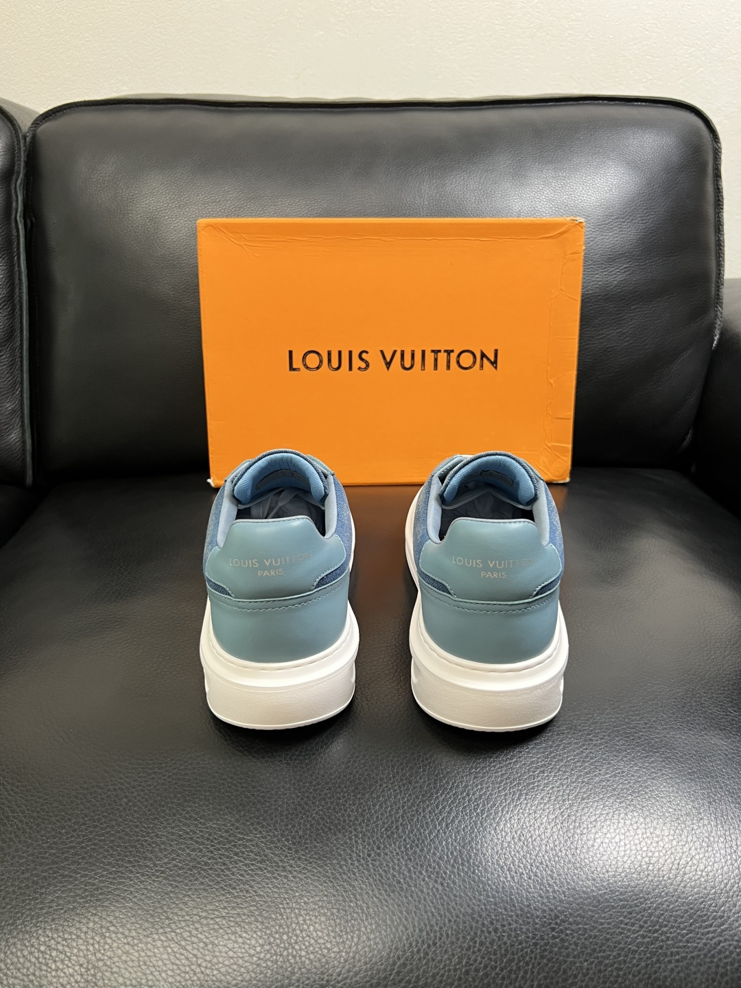 Lv  高品质  顶级工艺品  路易威登，运动板鞋专柜同步，鞋面意大利进口，高品质拼接缤纷色彩复杂工艺品