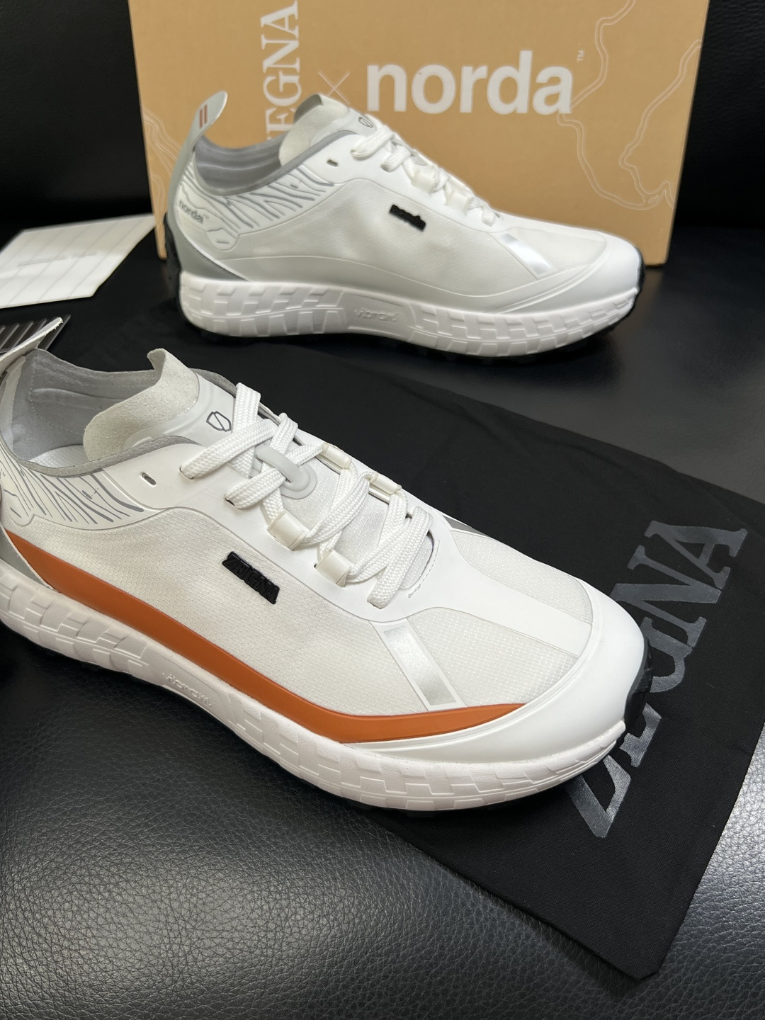 Zegna  高品质  顶级工艺品  杰尼亚  专柜新款原厂配置，意大利进口牛皮面料，进口牛里垫，透气舒