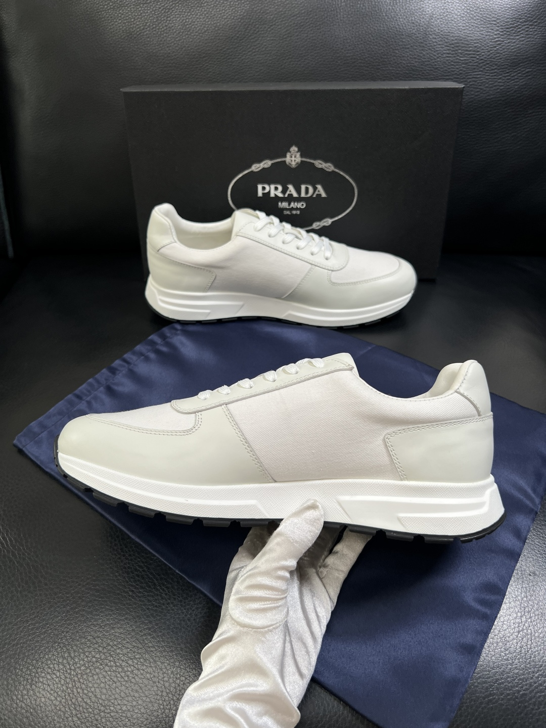 Prada  顶级工艺品，普拉达 专柜同步，原厂配置意大利进口牛皮拼布面料，进口牛皮内里垫，透气舒适，鞋