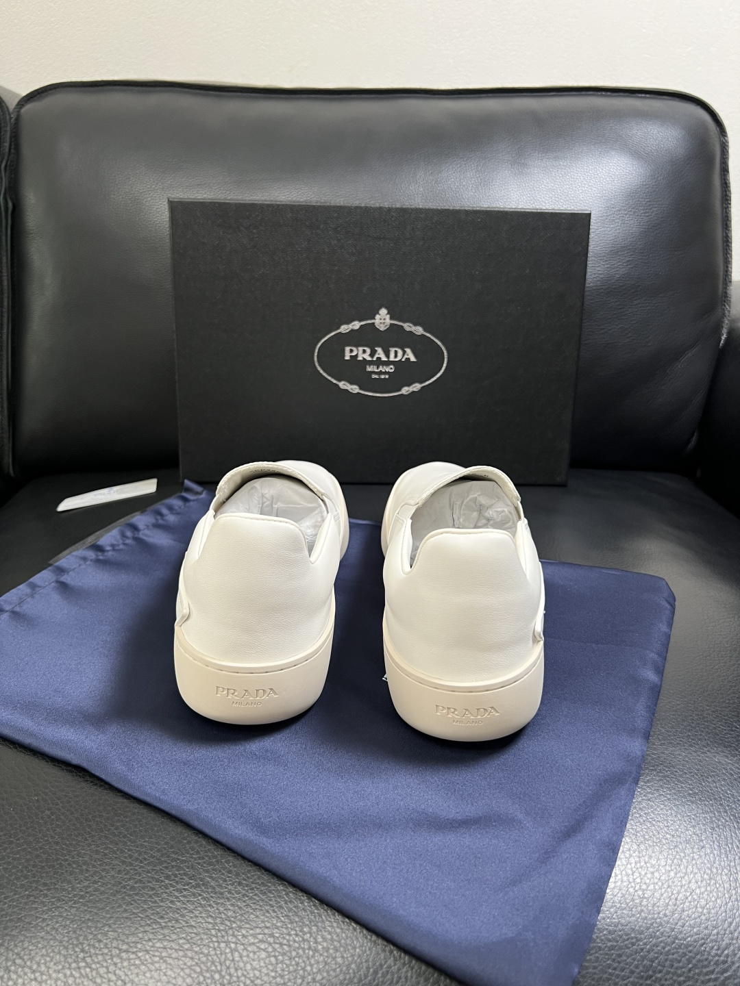 Prada  高品质  顶级工艺品，普拉达 专柜同步，原厂配置意大利进口牛皮拼布面料，进口牛皮内里垫，透