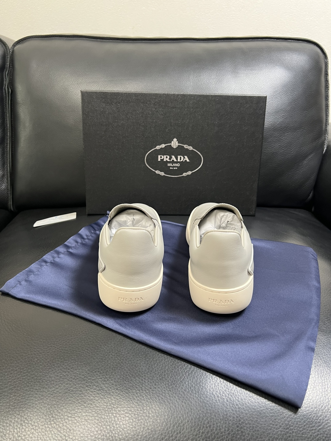 Prada  高品质  顶级工艺品，普拉达 专柜同步，原厂配置意大利进口牛皮拼布面料，进口牛皮内里垫，透