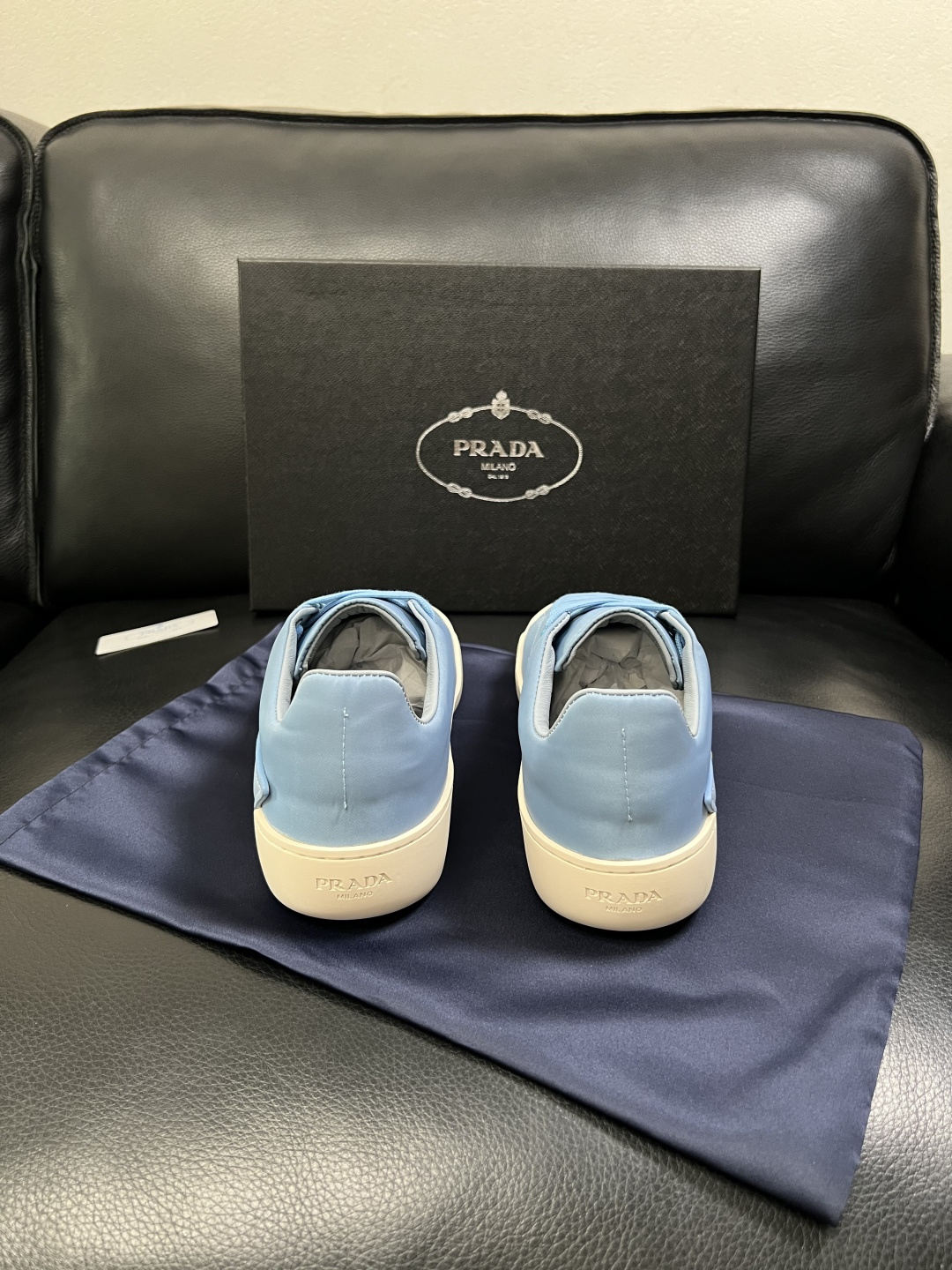 Prada  高品质  顶级工艺品，普拉达 专柜同步，原厂配置意大利进口牛皮拼布面料，进口牛皮内里垫，透