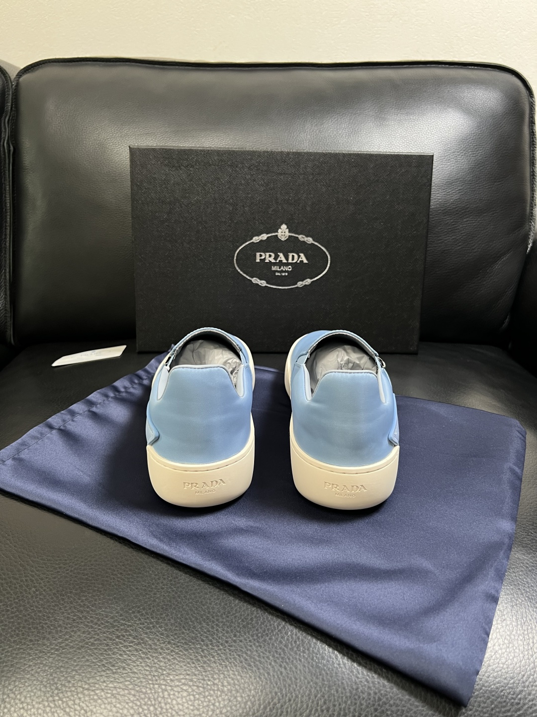 Prada  高品质  顶级工艺品，普拉达 专柜同步，原厂配置意大利进口牛皮拼布面料，进口牛皮内里垫，透