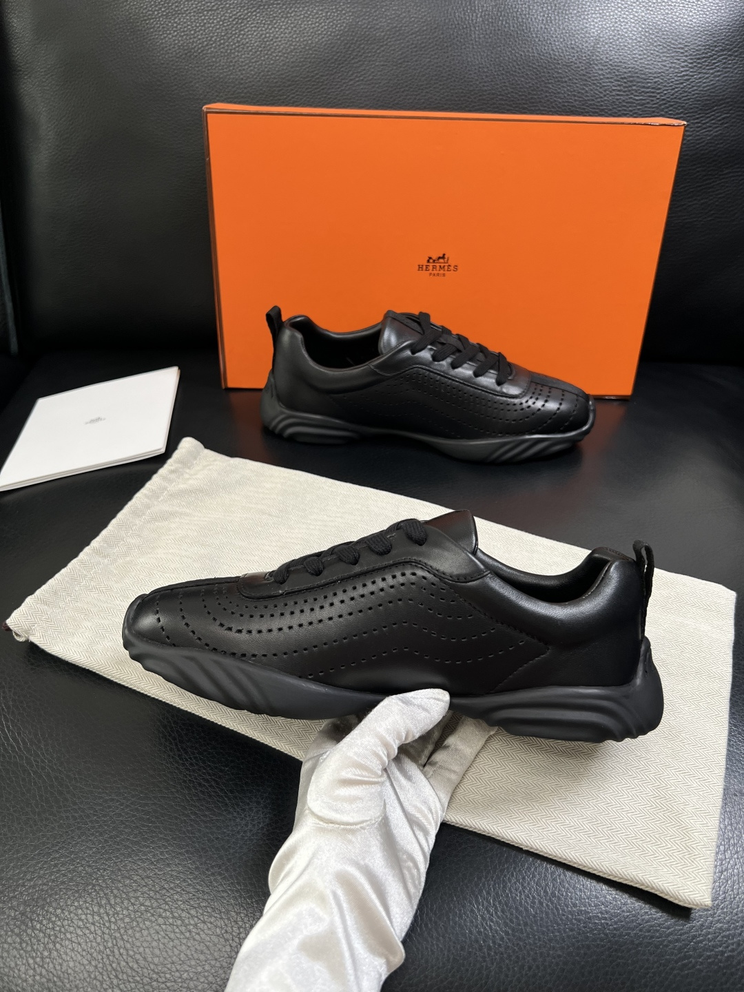 Hermes  高品质  顶级工艺品  爱马仕 专柜同步发售原厂配置，意大利进口原版牛皮面料，高品质拼接