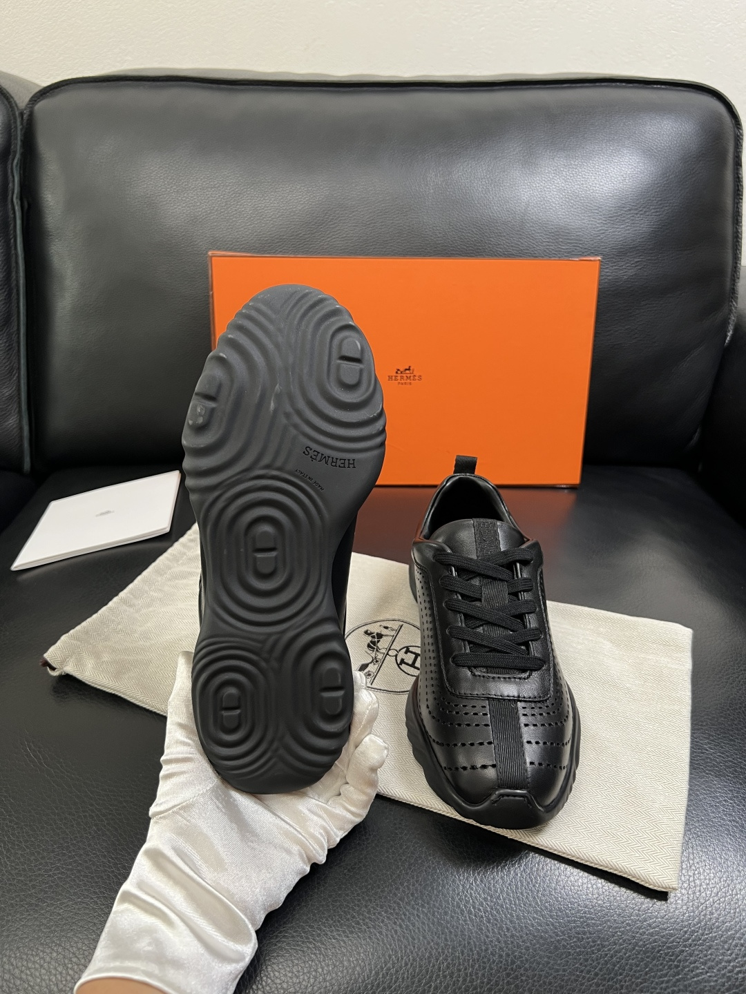 Hermes  高品质  顶级工艺品  爱马仕 专柜同步发售原厂配置，意大利进口原版牛皮面料，高品质拼接