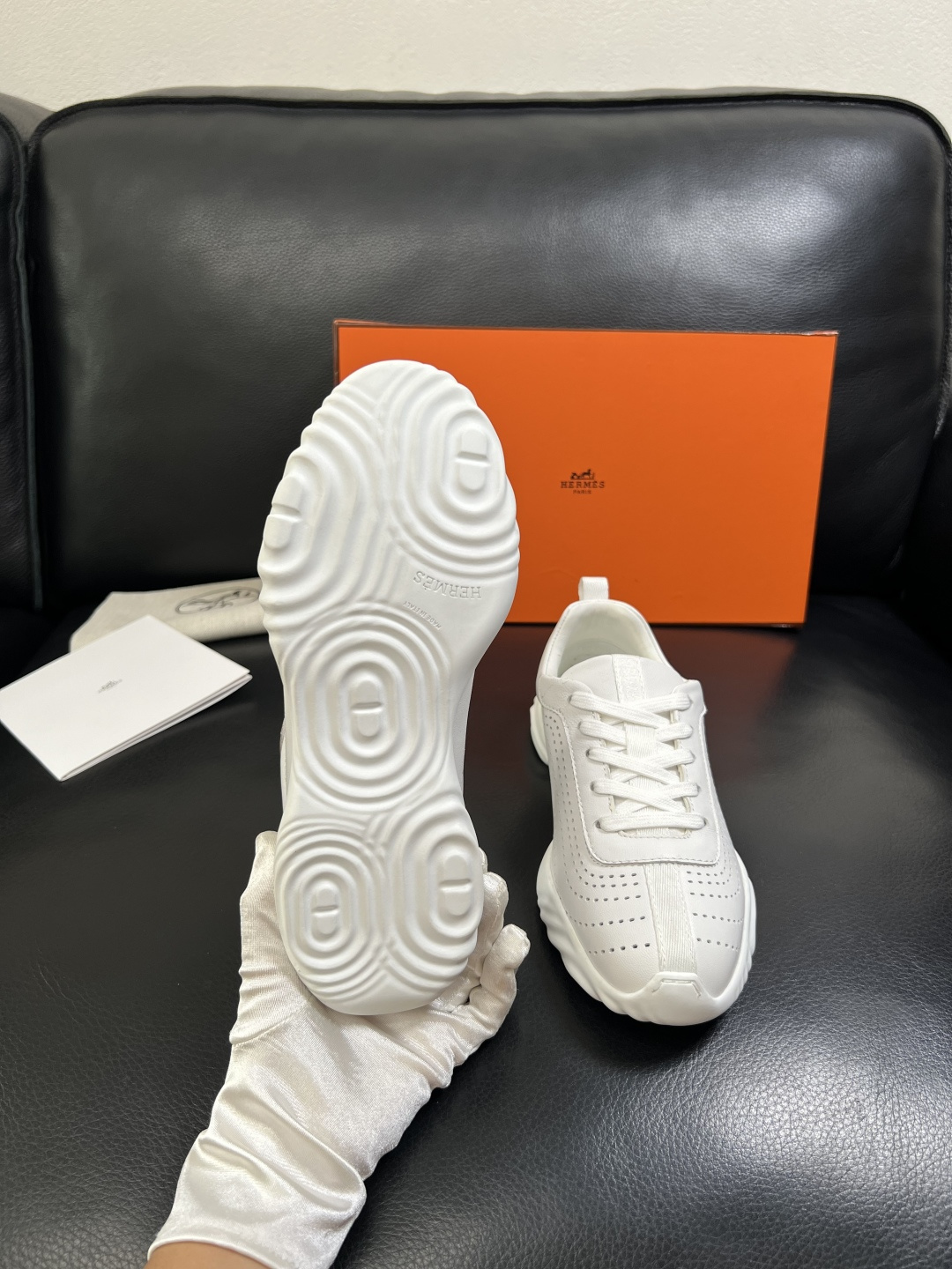 Hermes  高品质  顶级工艺品  爱马仕 专柜同步发售原厂配置，意大利进口原版牛皮面料，高品质拼接
