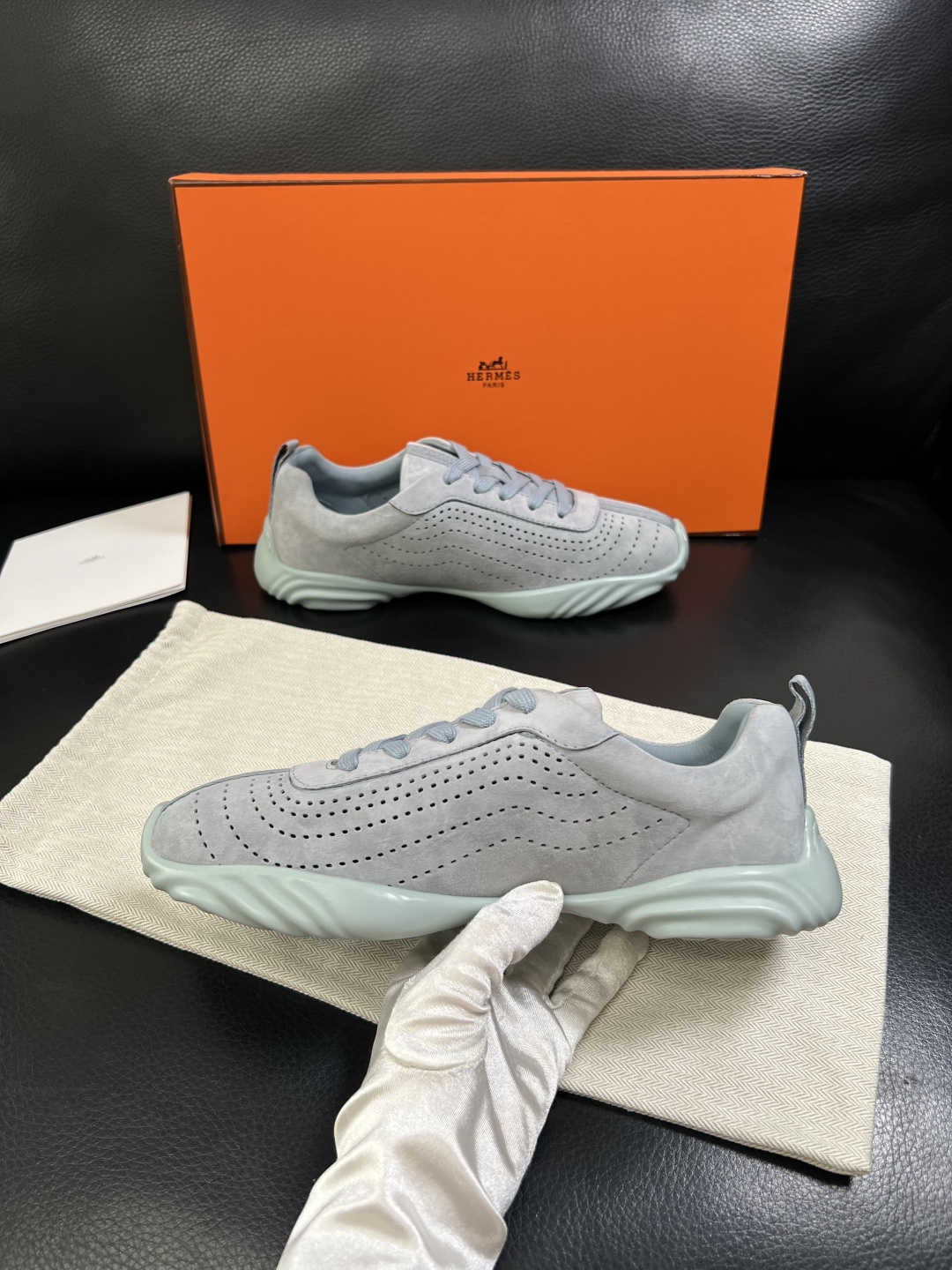 Hermes  高品质  顶级工艺品  爱马仕 专柜同步发售原厂配置，意大利进口原版牛皮面料，高品质拼接