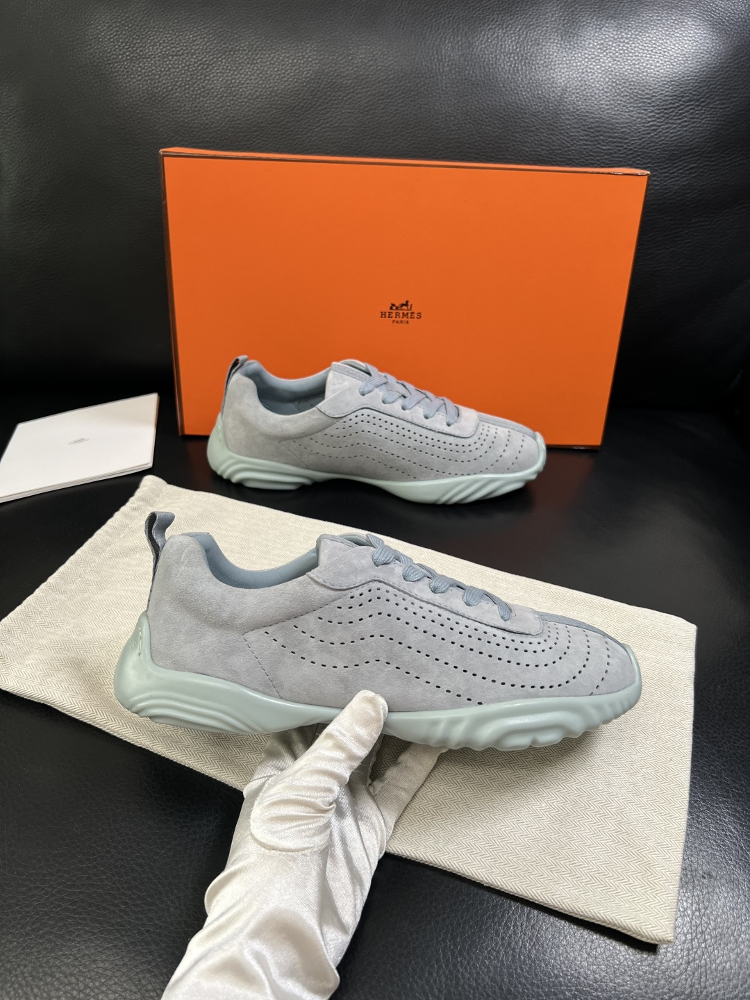 Hermes  高品质  顶级工艺品  爱马仕 专柜同步发售原厂配置，意大利进口原版牛皮面料，高品质拼接