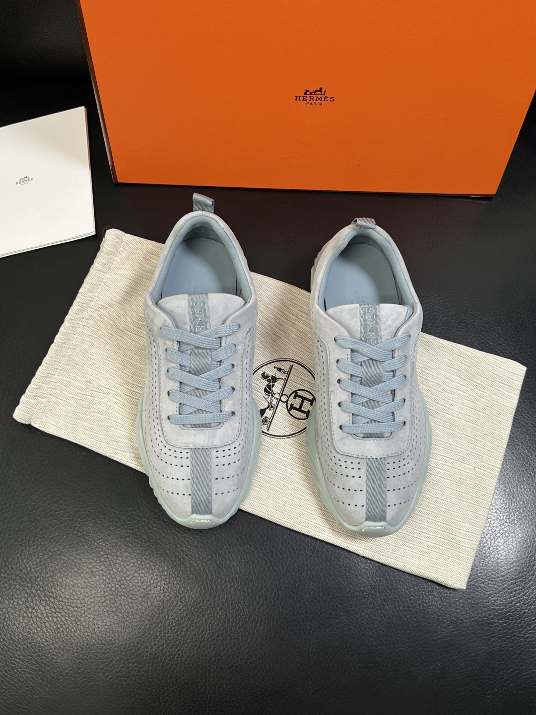 Hermes  高品质  顶级工艺品  爱马仕 专柜同步发售原厂配置，意大利进口原版牛皮面料，高品质拼接