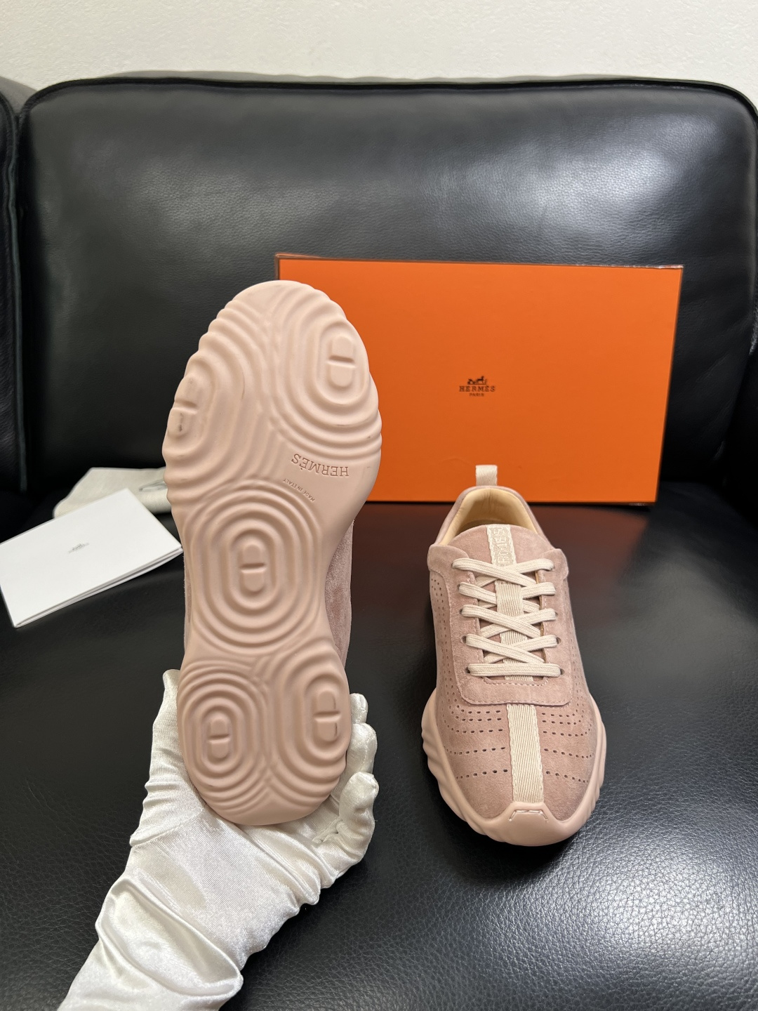 Hermes  高品质  顶级工艺品  爱马仕 专柜同步发售原厂配置，意大利进口原版牛皮面料，高品质拼接