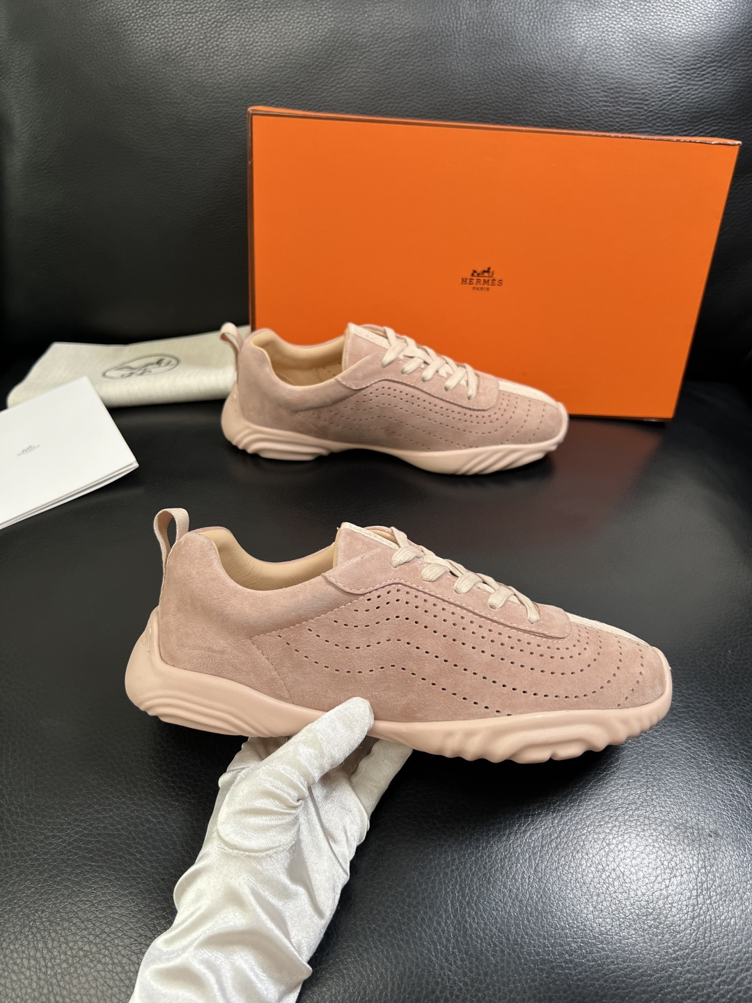 Hermes  高品质  顶级工艺品  爱马仕 专柜同步发售原厂配置，意大利进口原版牛皮面料，高品质拼接