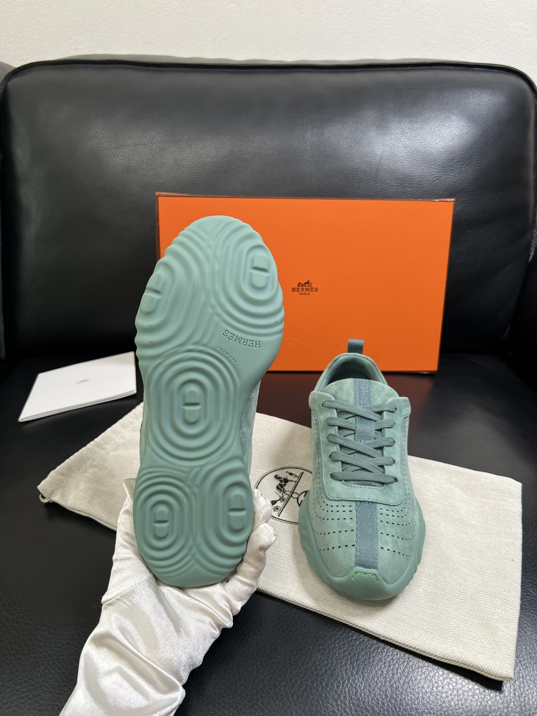 Hermes  高品质  顶级工艺品  爱马仕 专柜同步发售原厂配置，意大利进口原版牛皮面料，高品质拼接