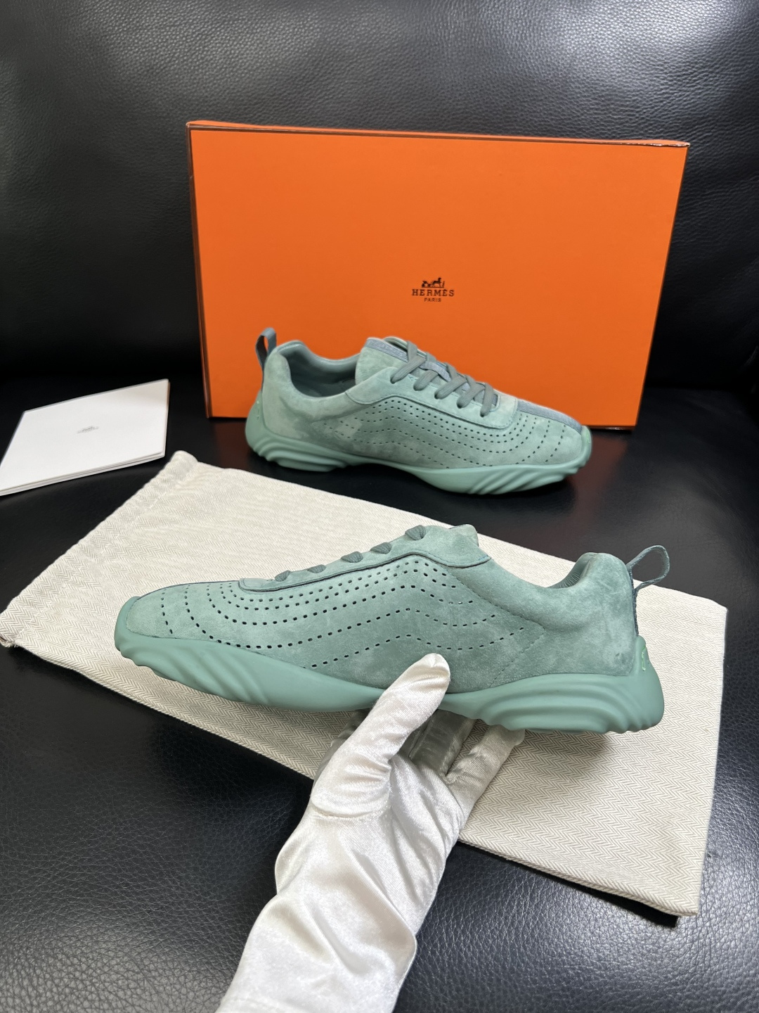 Hermes  高品质  顶级工艺品  爱马仕 专柜同步发售原厂配置，意大利进口原版牛皮面料，高品质拼接
