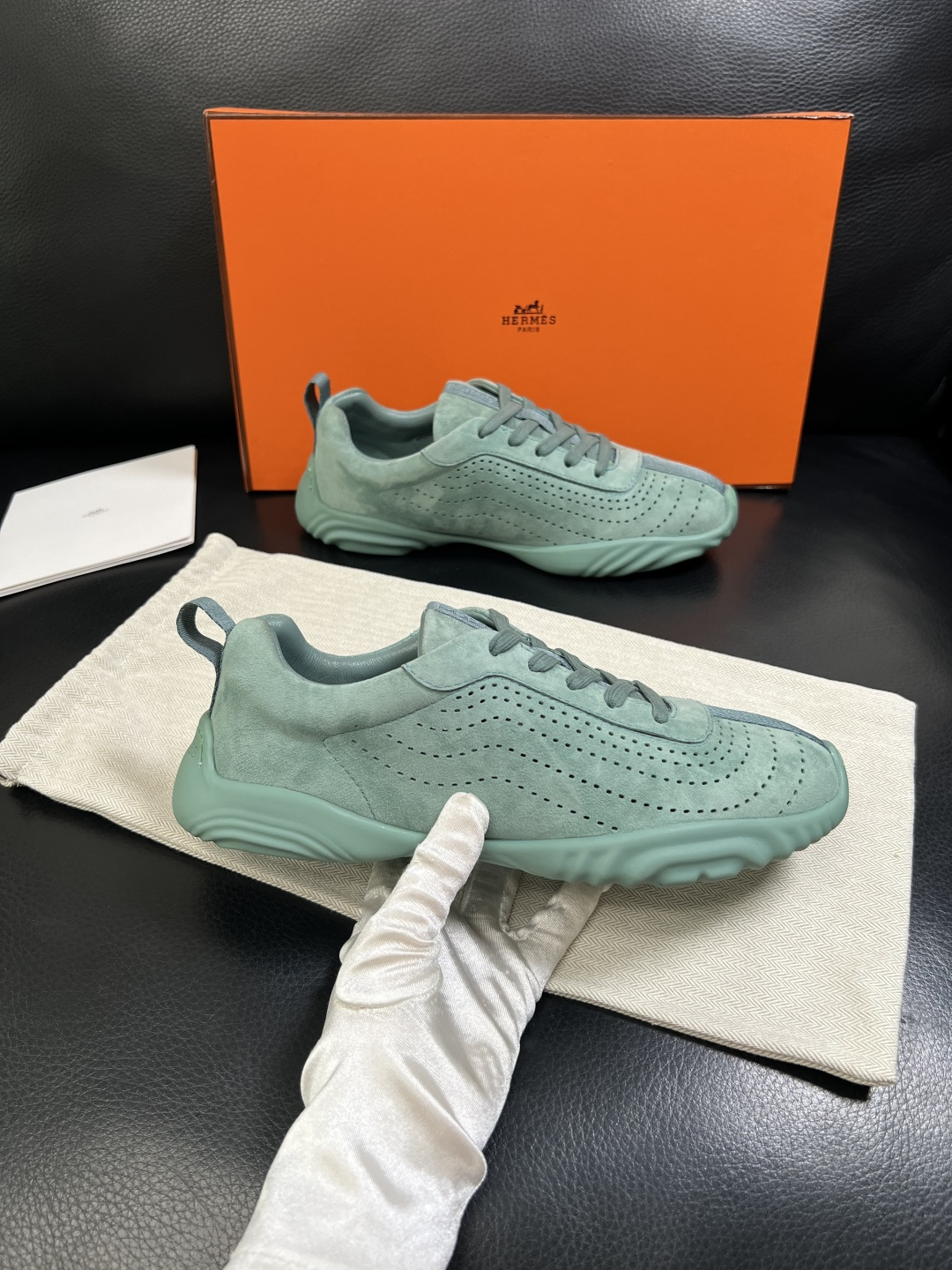 Hermes  高品质  顶级工艺品  爱马仕 专柜同步发售原厂配置，意大利进口原版牛皮面料，高品质拼接