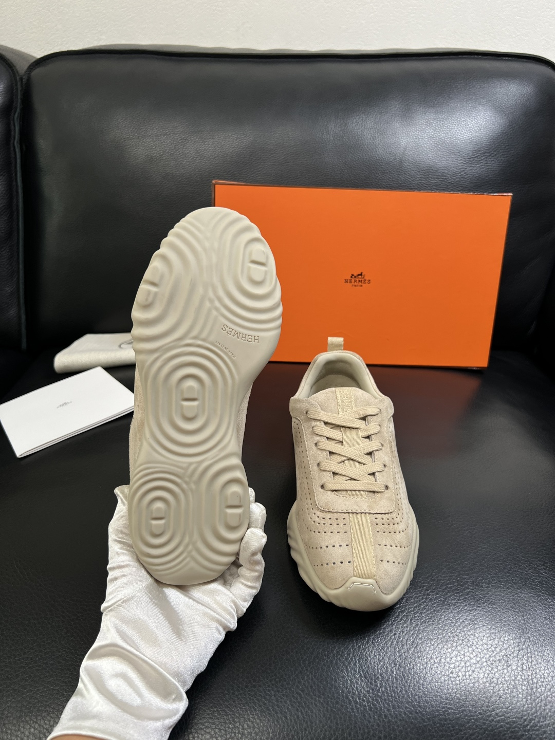 Hermes  高品质  顶级工艺品  爱马仕 专柜同步发售原厂配置，意大利进口原版牛皮面料，高品质拼接