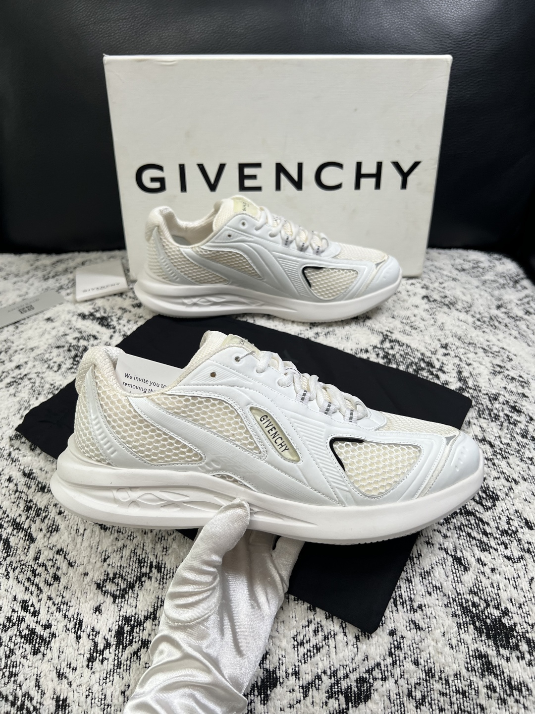 Givenchy 高品质  顶级工艺品  纪梵希 专柜同步原厂配置，意大利进口牛皮搭配网布面料，全鞋配件