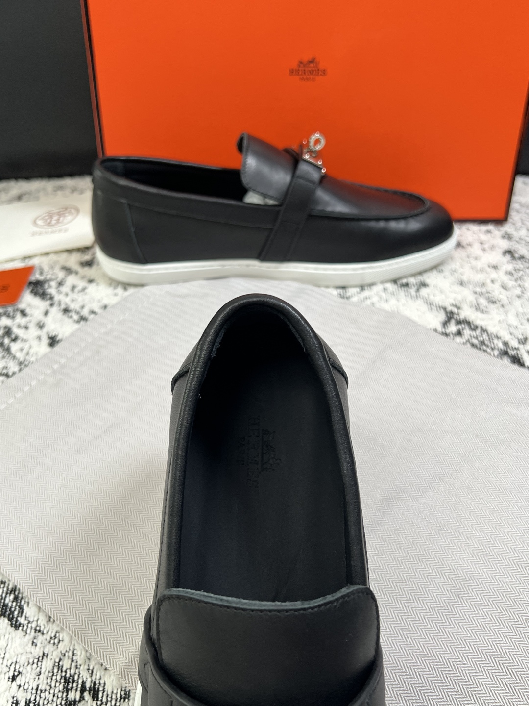 Hermes  高品质  顶级工艺品  爱马仕 专柜同步发售原厂配置，意大利进口原版牛皮面料，高品质拼接