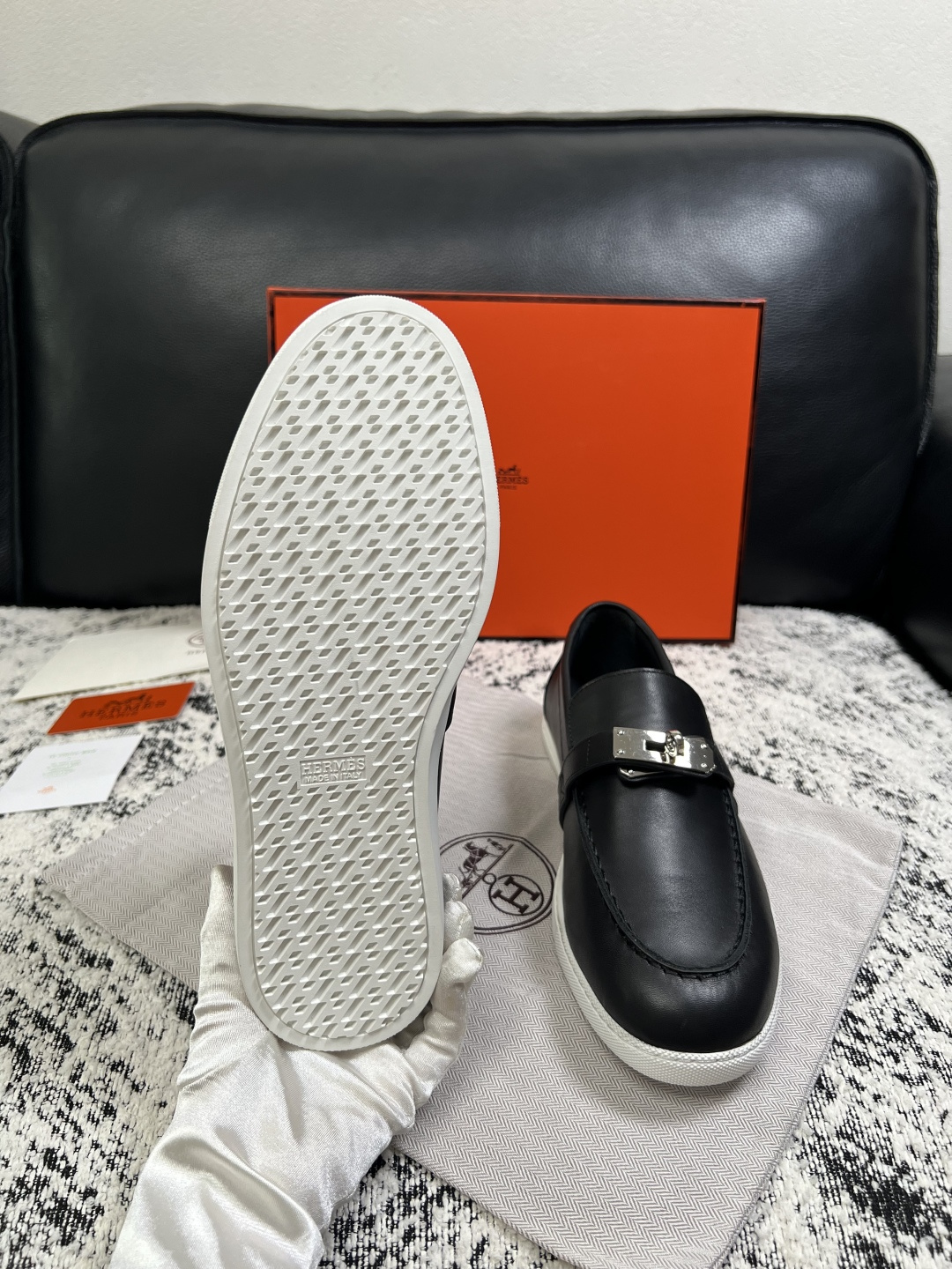 Hermes  高品质  顶级工艺品  爱马仕 专柜同步发售原厂配置，意大利进口原版牛皮面料，高品质拼接