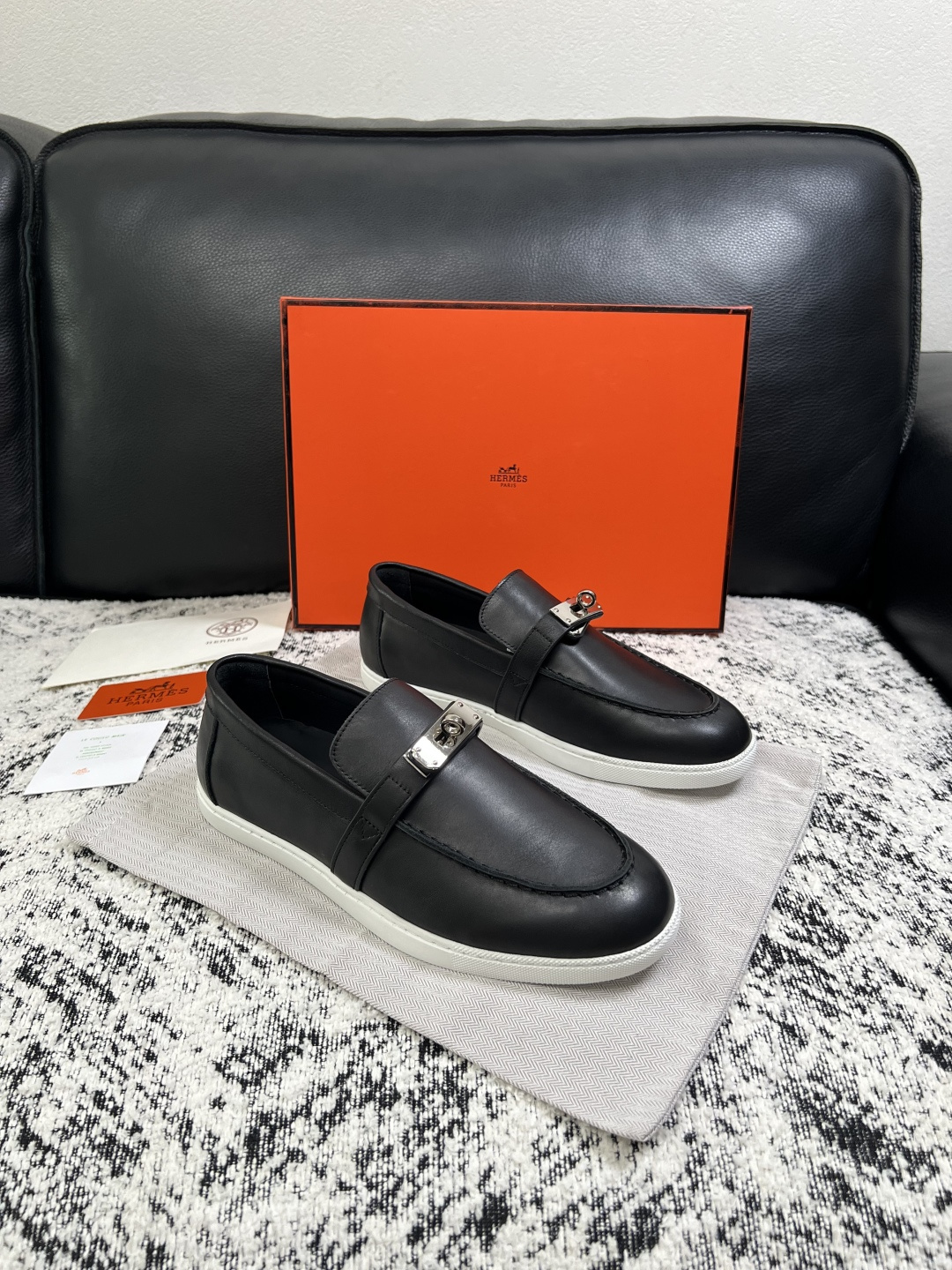 Hermes  高品质  顶级工艺品  爱马仕 专柜同步发售原厂配置，意大利进口原版牛皮面料，高品质拼接