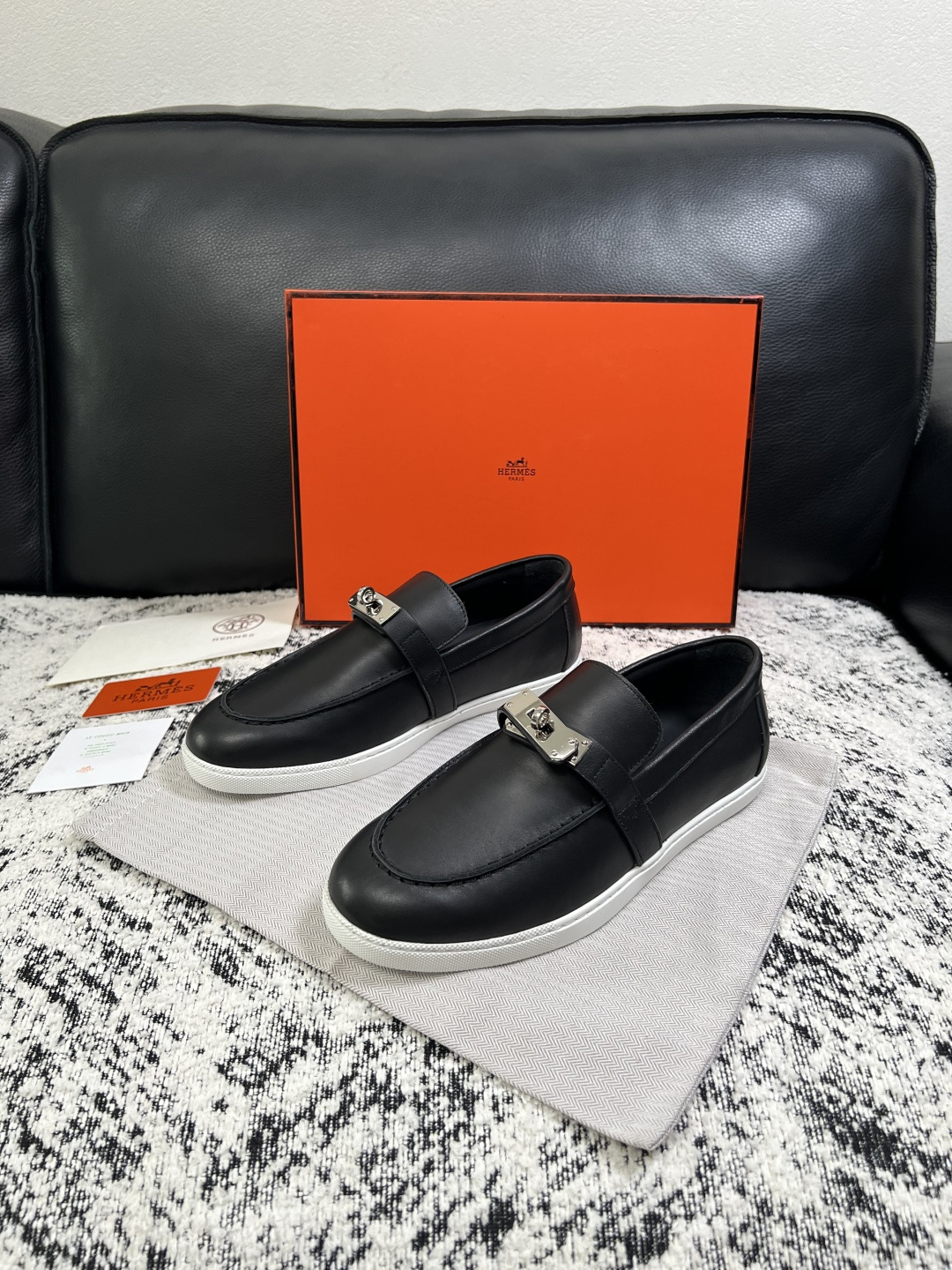 Hermes  高品质  顶级工艺品  爱马仕 专柜同步发售原厂配置，意大利进口原版牛皮面料，高品质拼接