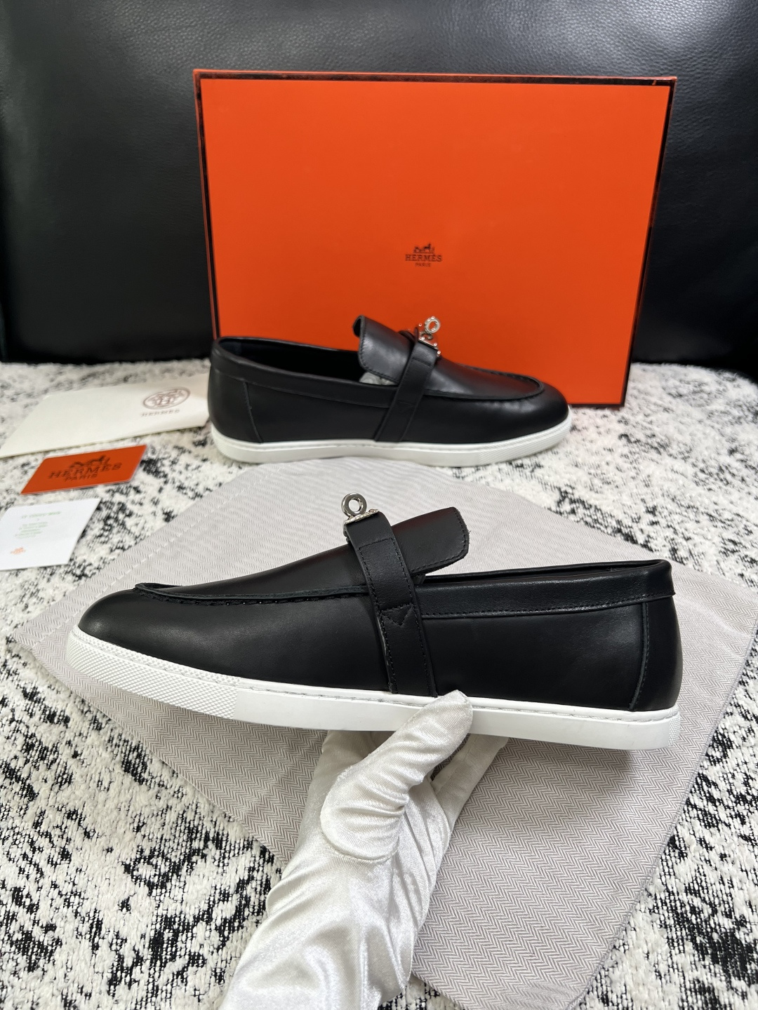 Hermes  高品质  顶级工艺品  爱马仕 专柜同步发售原厂配置，意大利进口原版牛皮面料，高品质拼接