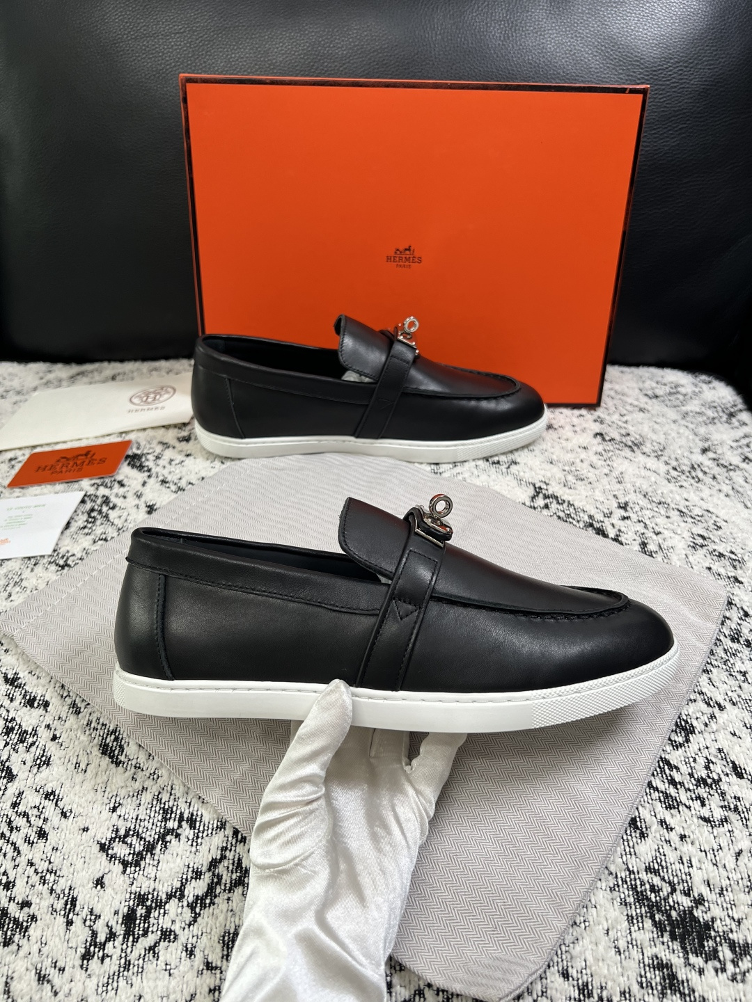 Hermes  高品质  顶级工艺品  爱马仕 专柜同步发售原厂配置，意大利进口原版牛皮面料，高品质拼接