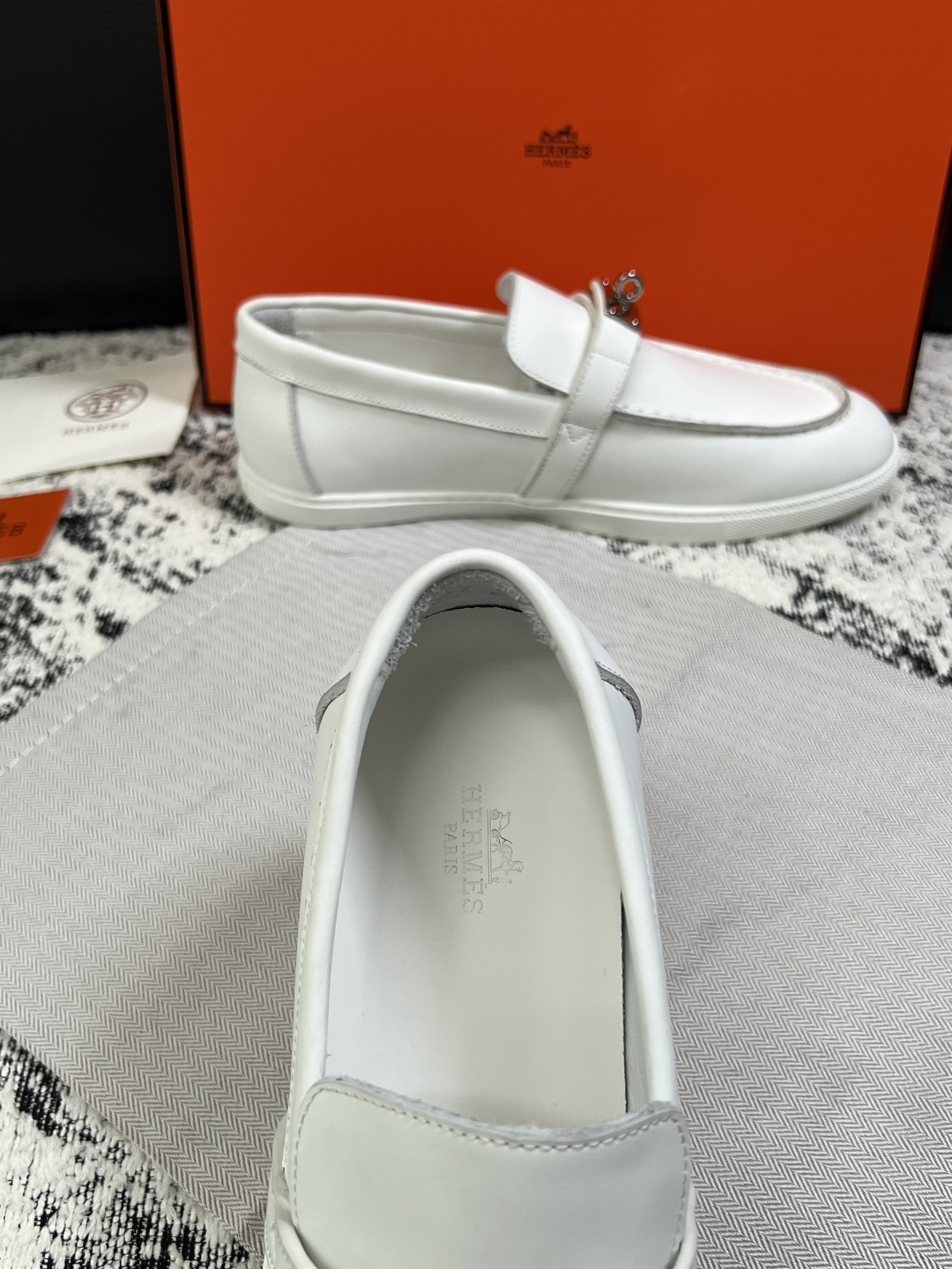 Hermes  高品质  顶级工艺品  爱马仕 专柜同步发售原厂配置，意大利进口原版牛皮面料，高品质拼接