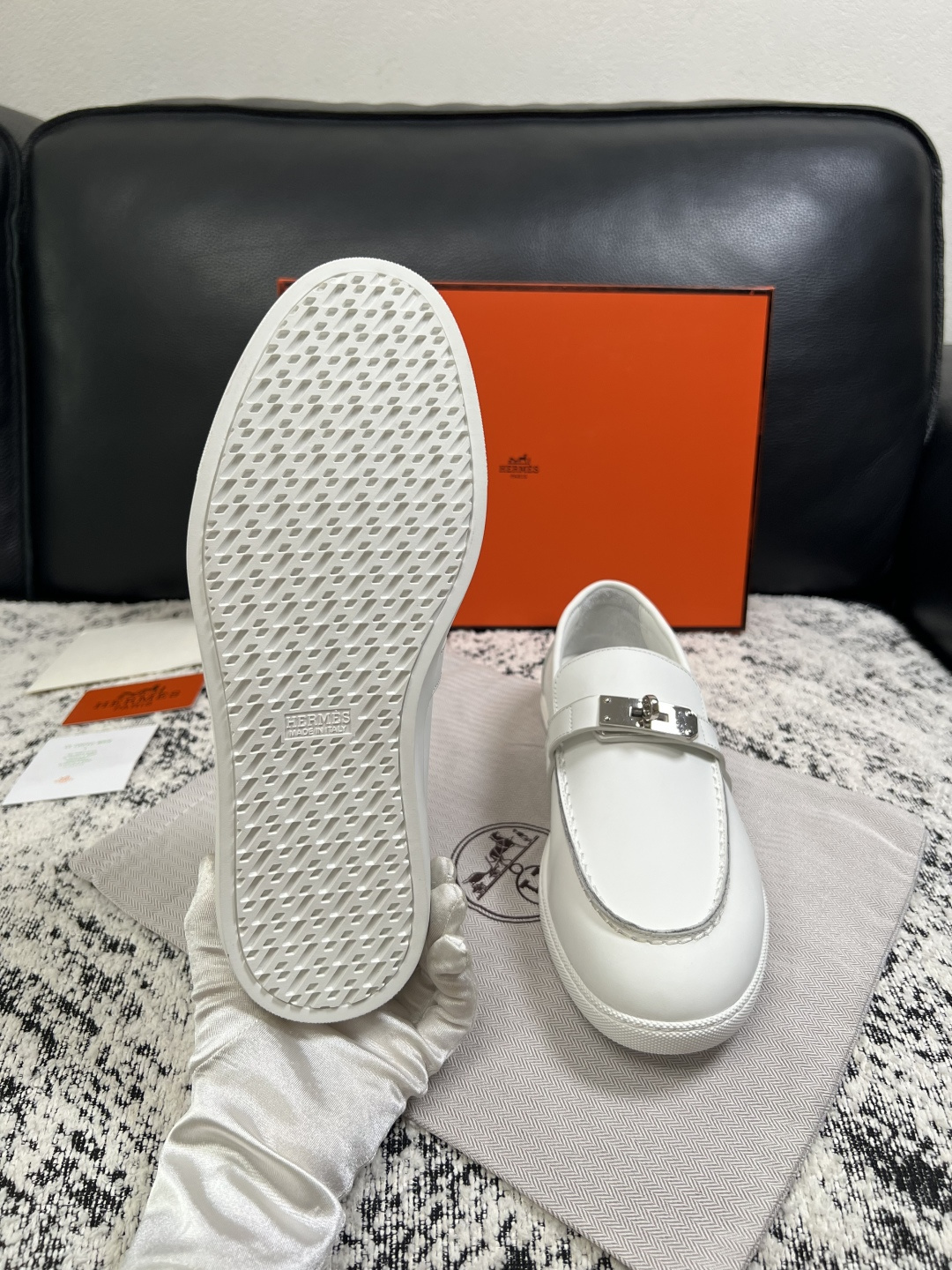 Hermes  高品质  顶级工艺品  爱马仕 专柜同步发售原厂配置，意大利进口原版牛皮面料，高品质拼接
