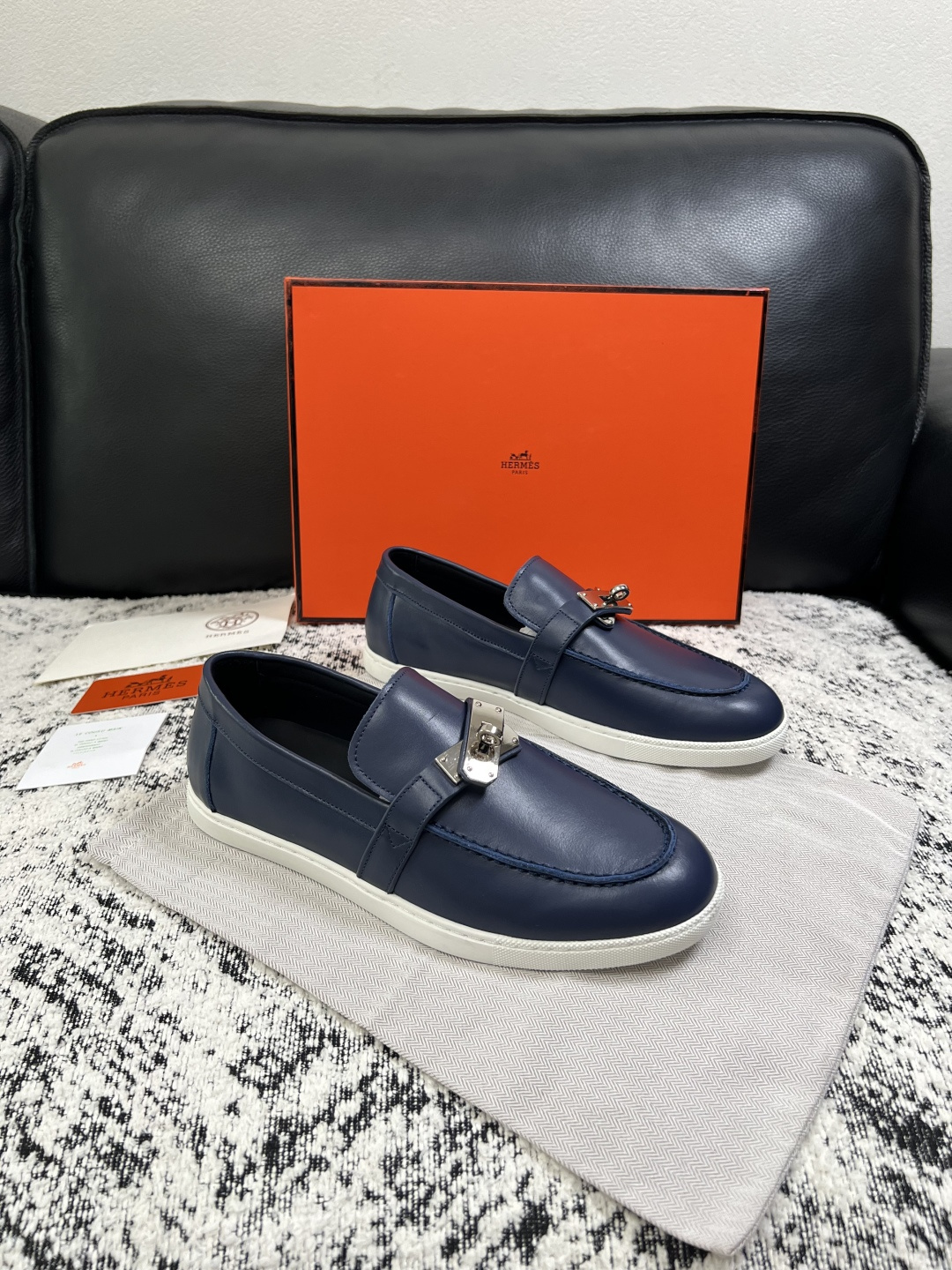 Hermes  高品质  顶级工艺品  爱马仕 专柜同步发售原厂配置，意大利进口原版牛皮面料，高品质拼接