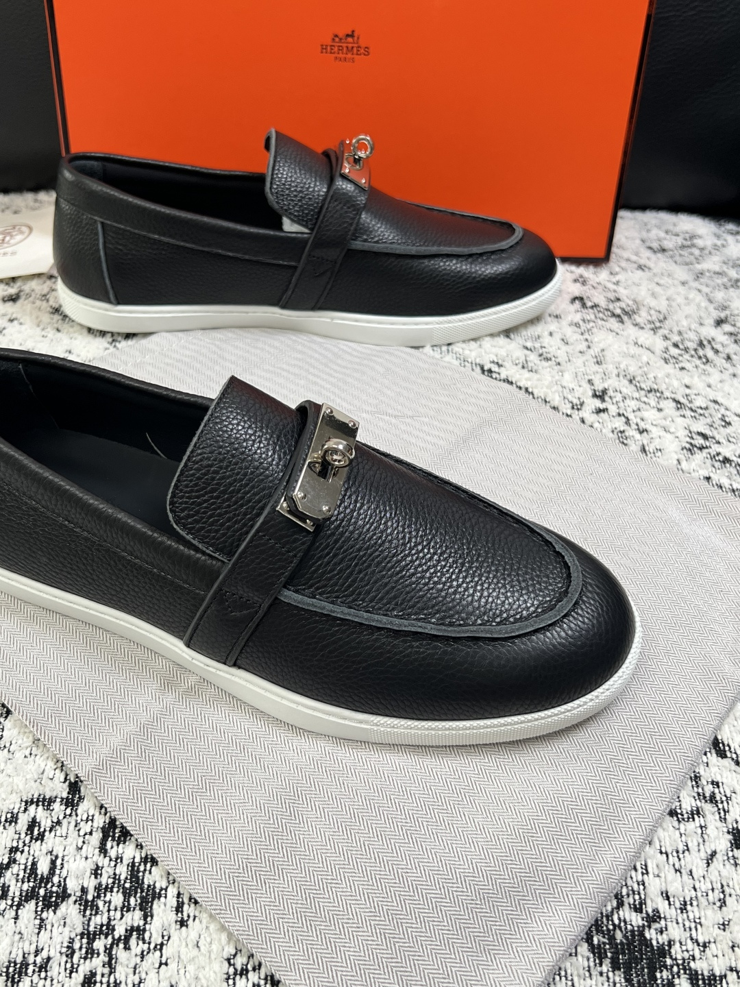 Hermes  高品质  顶级工艺品  爱马仕 专柜同步发售原厂配置，意大利进口原版牛皮面料，高品质拼接