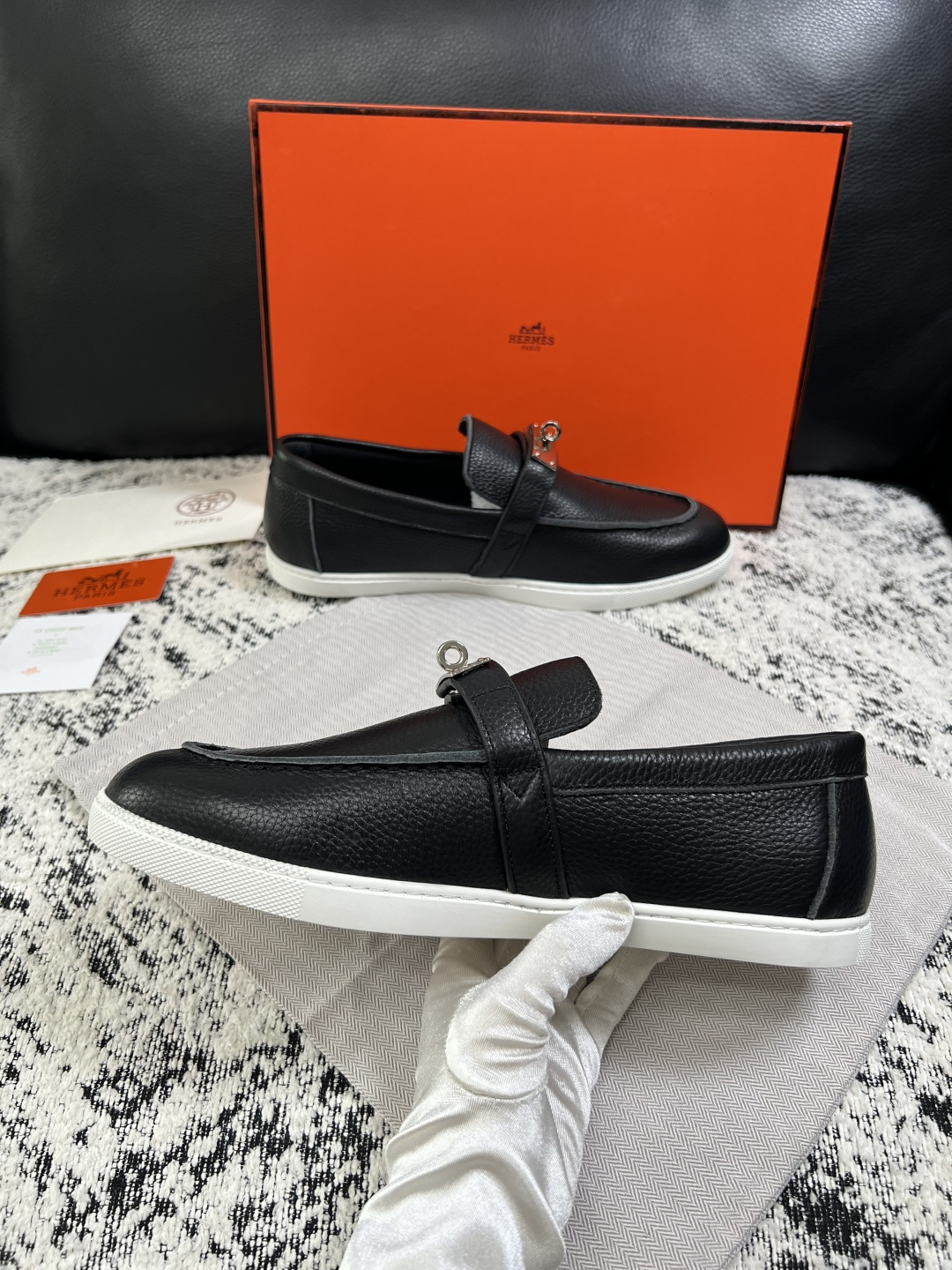 Hermes  高品质  顶级工艺品  爱马仕 专柜同步发售原厂配置，意大利进口原版牛皮面料，高品质拼接