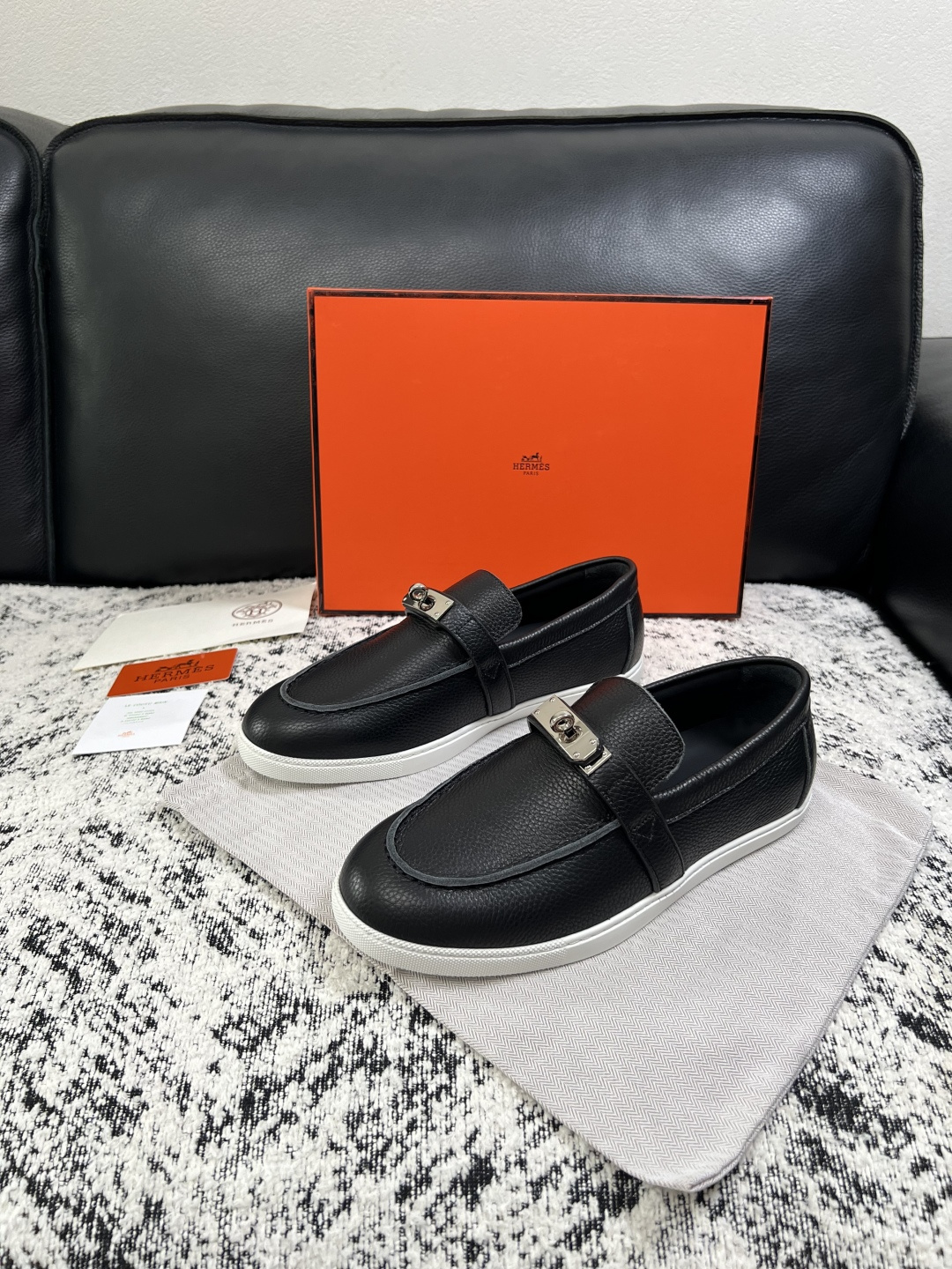 Hermes  高品质  顶级工艺品  爱马仕 专柜同步发售原厂配置，意大利进口原版牛皮面料，高品质拼接