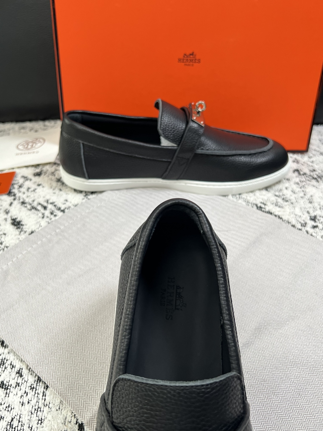 Hermes  高品质  顶级工艺品  爱马仕 专柜同步发售原厂配置，意大利进口原版牛皮面料，高品质拼接