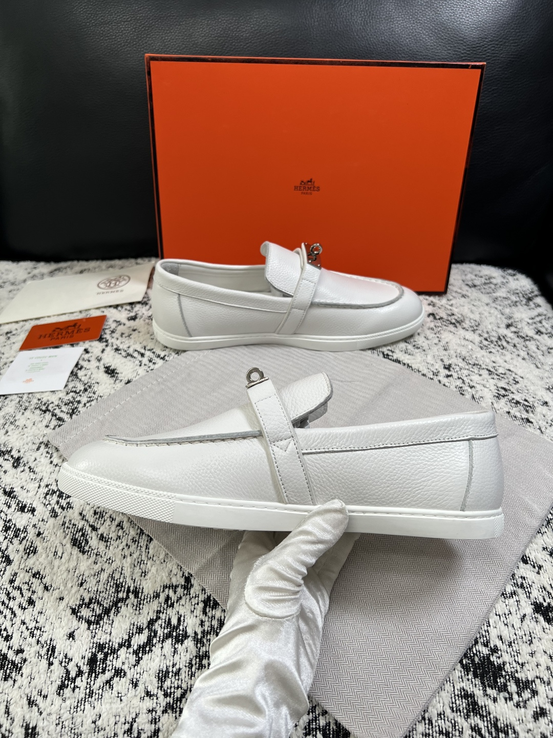 Hermes  高品质  顶级工艺品  爱马仕 专柜同步发售原厂配置，意大利进口原版牛皮面料，高品质拼接