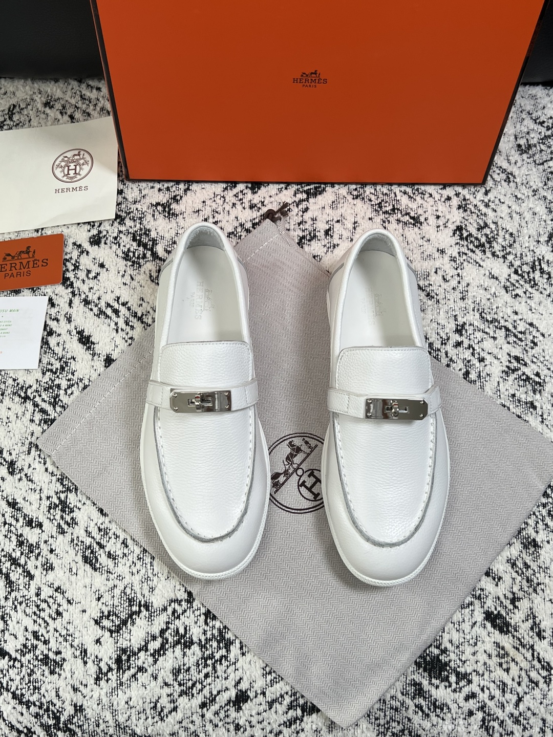 Hermes  高品质  顶级工艺品  爱马仕 专柜同步发售原厂配置，意大利进口原版牛皮面料，高品质拼接