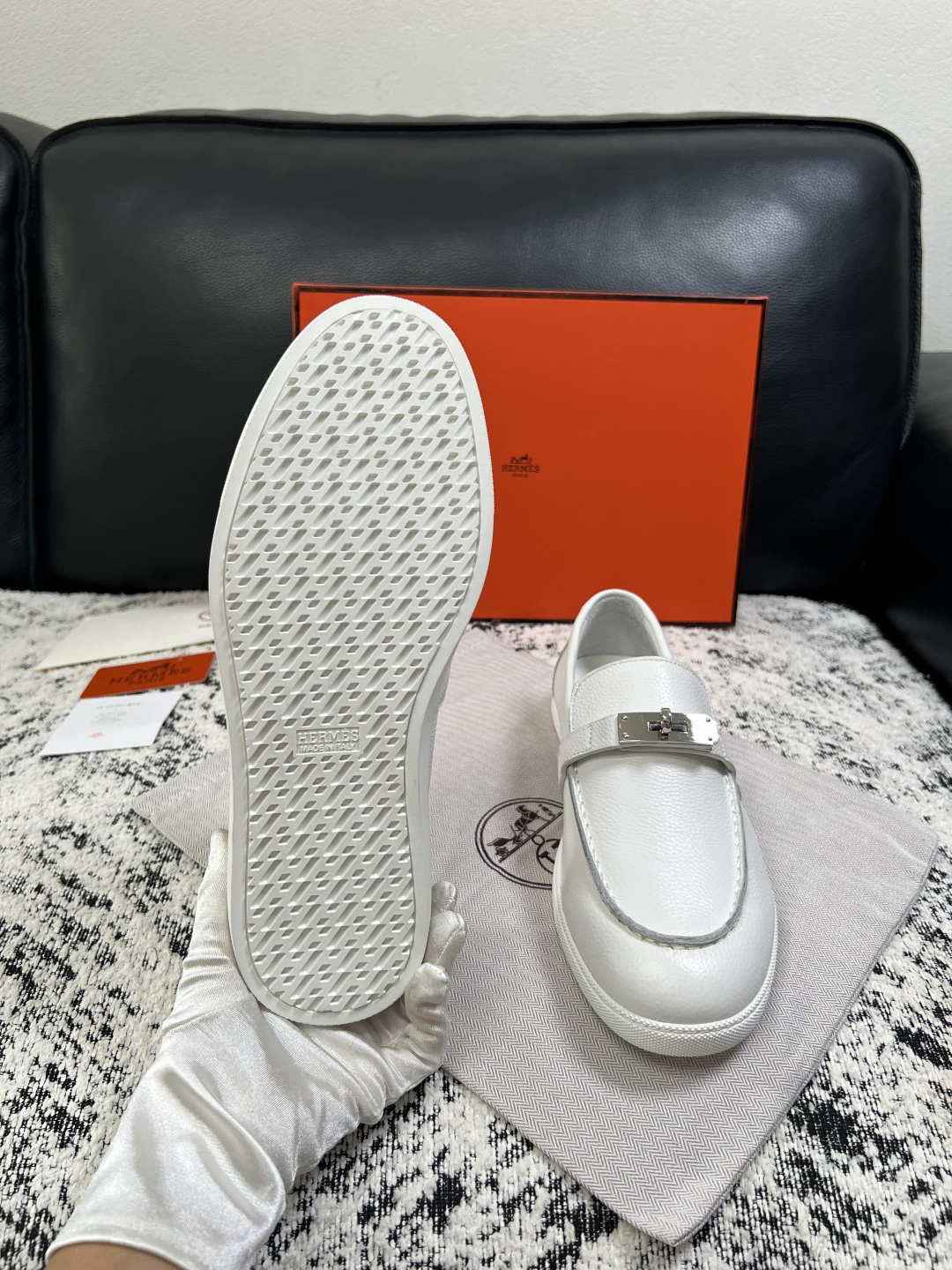 Hermes  高品质  顶级工艺品  爱马仕 专柜同步发售原厂配置，意大利进口原版牛皮面料，高品质拼接