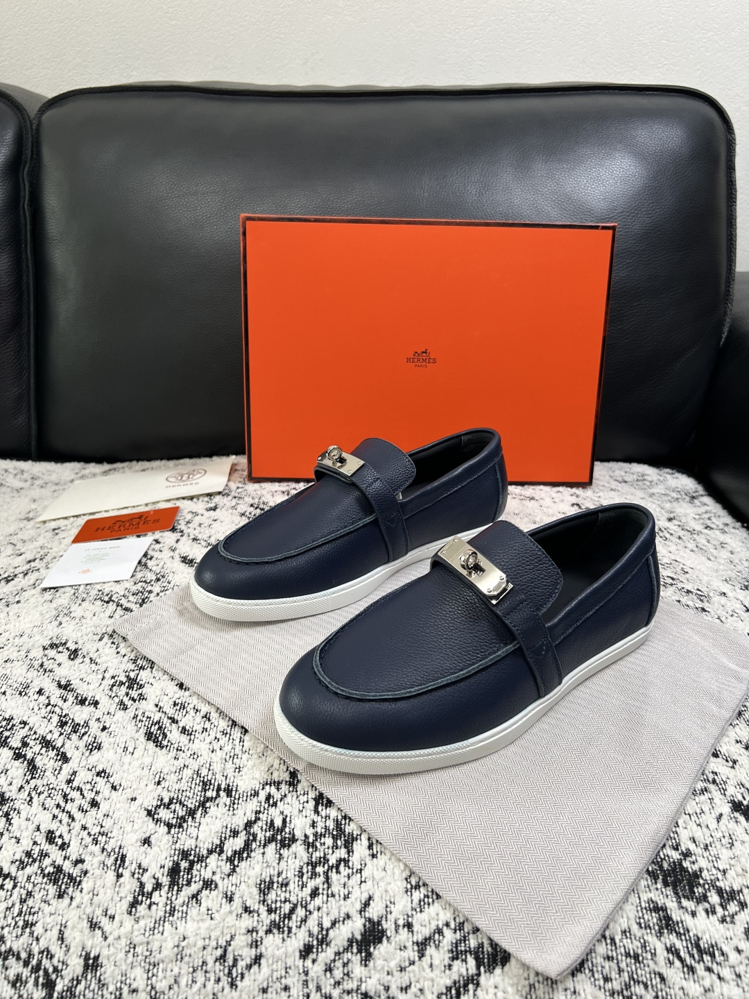 Hermes  高品质  顶级工艺品  爱马仕 专柜同步发售原厂配置，意大利进口原版牛皮面料，高品质拼接