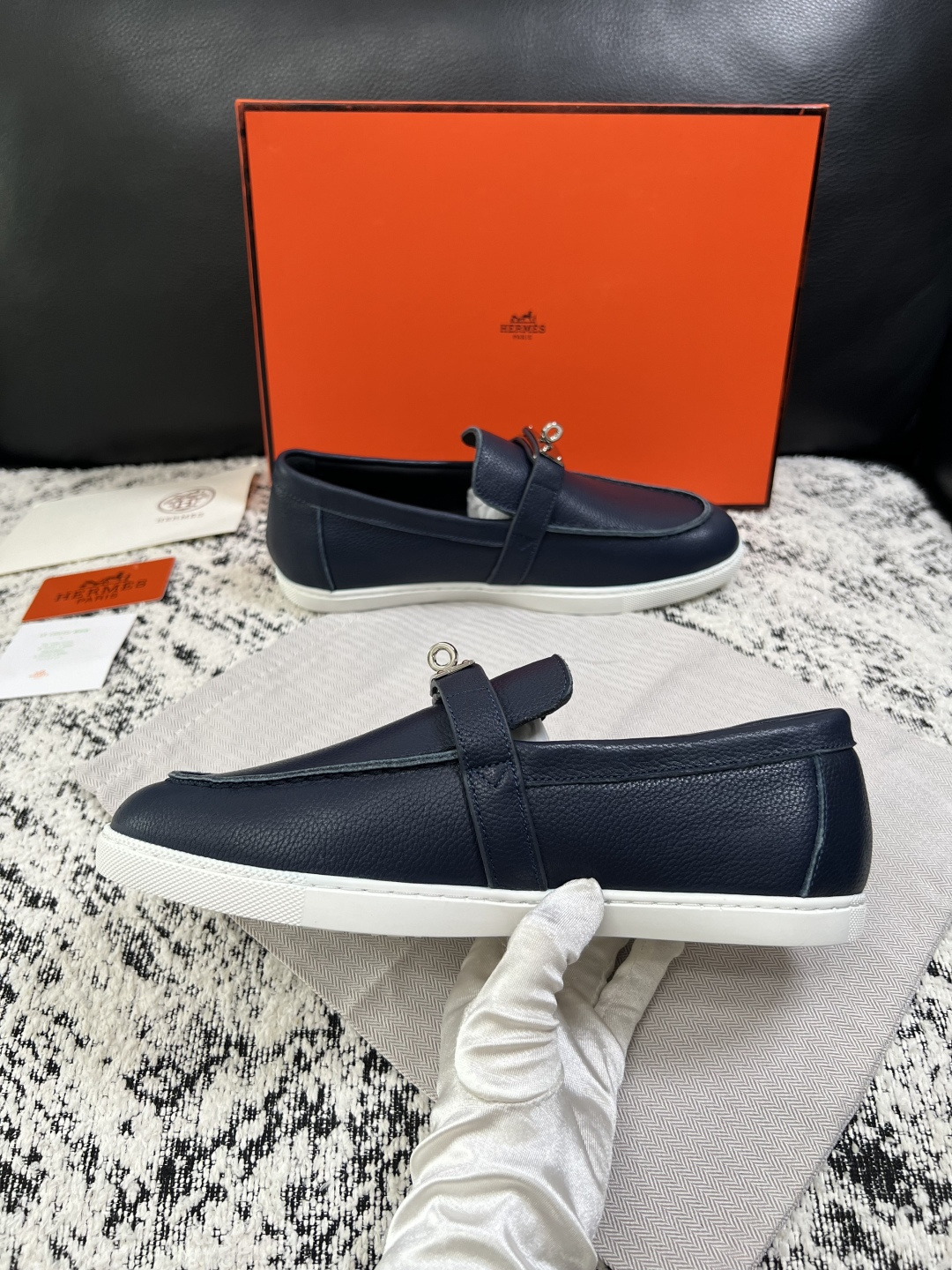 Hermes  高品质  顶级工艺品  爱马仕 专柜同步发售原厂配置，意大利进口原版牛皮面料，高品质拼接
