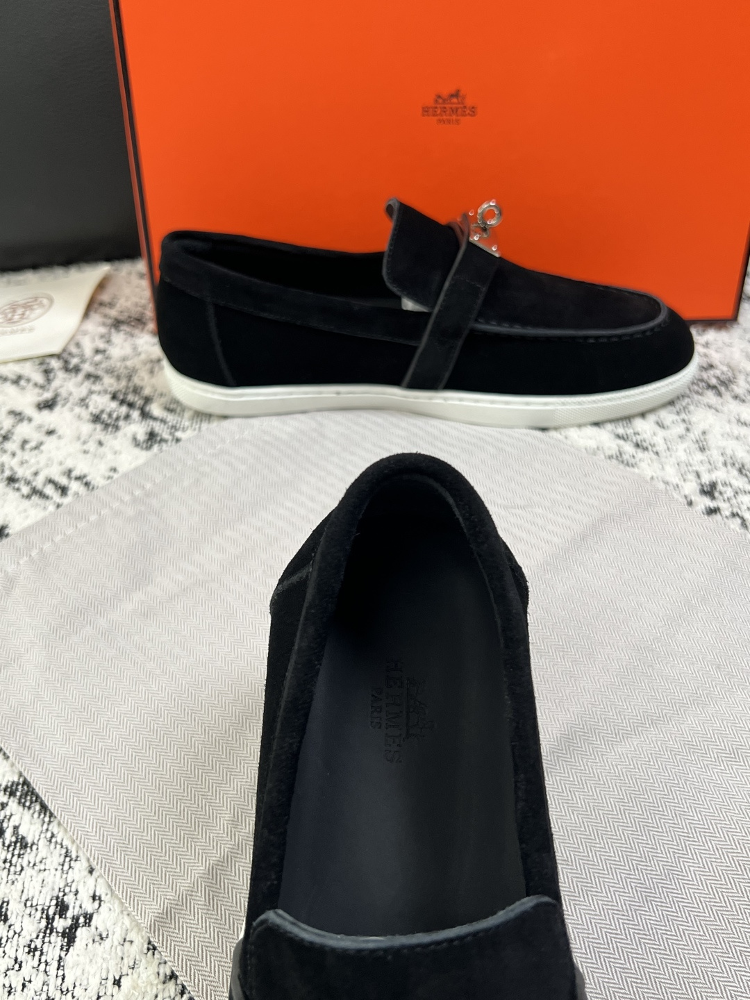 Hermes  高品质  顶级工艺品  爱马仕 专柜同步发售原厂配置，意大利进口原版牛皮面料，高品质拼接
