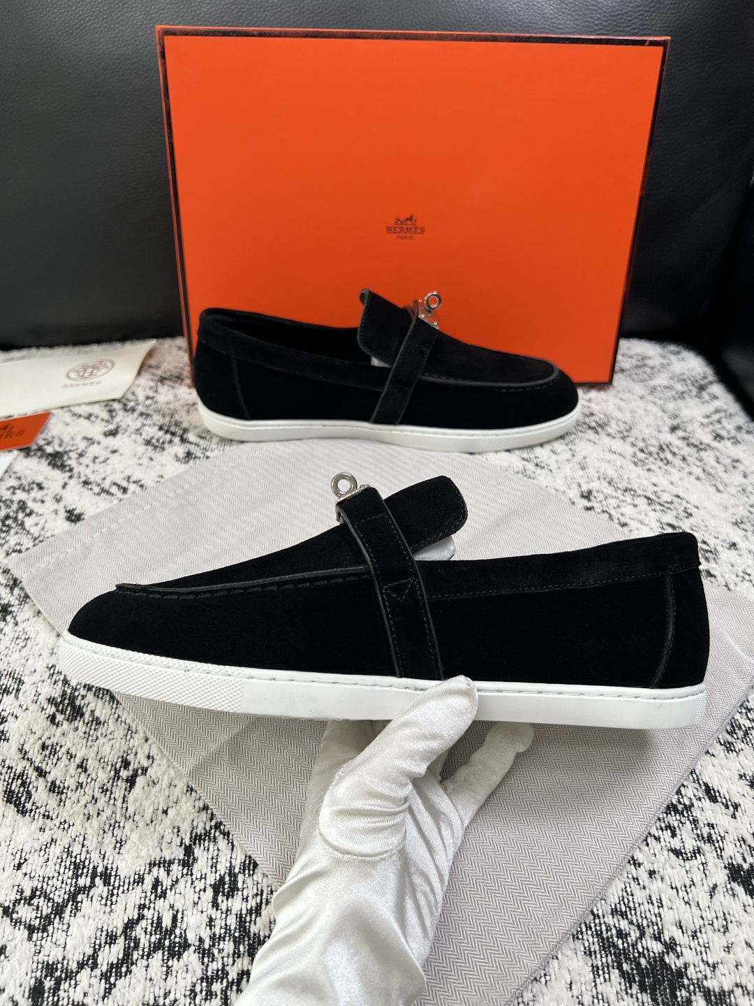 Hermes  高品质  顶级工艺品  爱马仕 专柜同步发售原厂配置，意大利进口原版牛皮面料，高品质拼接
