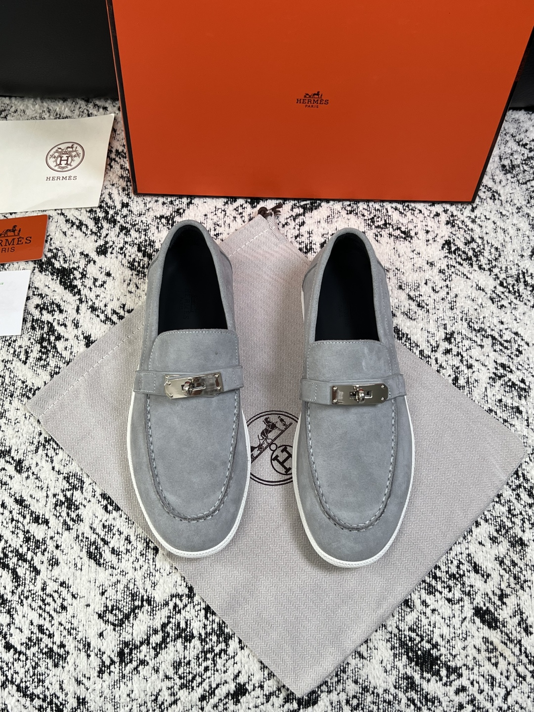 Hermes  高品质  顶级工艺品  爱马仕 专柜同步发售原厂配置，意大利进口原版牛皮面料，高品质拼接