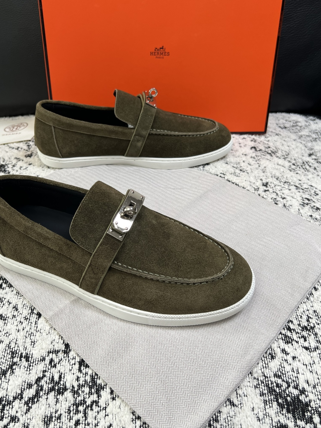 Hermes  高品质  顶级工艺品  爱马仕 专柜同步发售原厂配置，意大利进口原版牛皮面料，高品质拼接