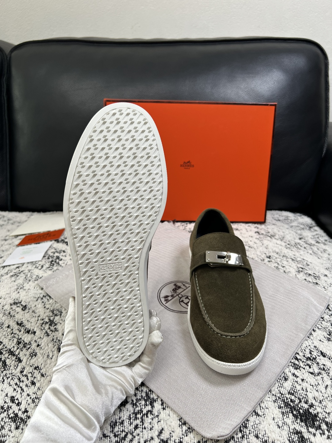 Hermes  高品质  顶级工艺品  爱马仕 专柜同步发售原厂配置，意大利进口原版牛皮面料，高品质拼接